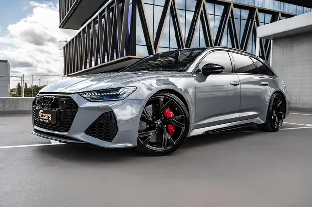 Audi RS6 C8 AVANT / 4.0 V8 / MATRIX / B&O / CERAMIC BRAKES