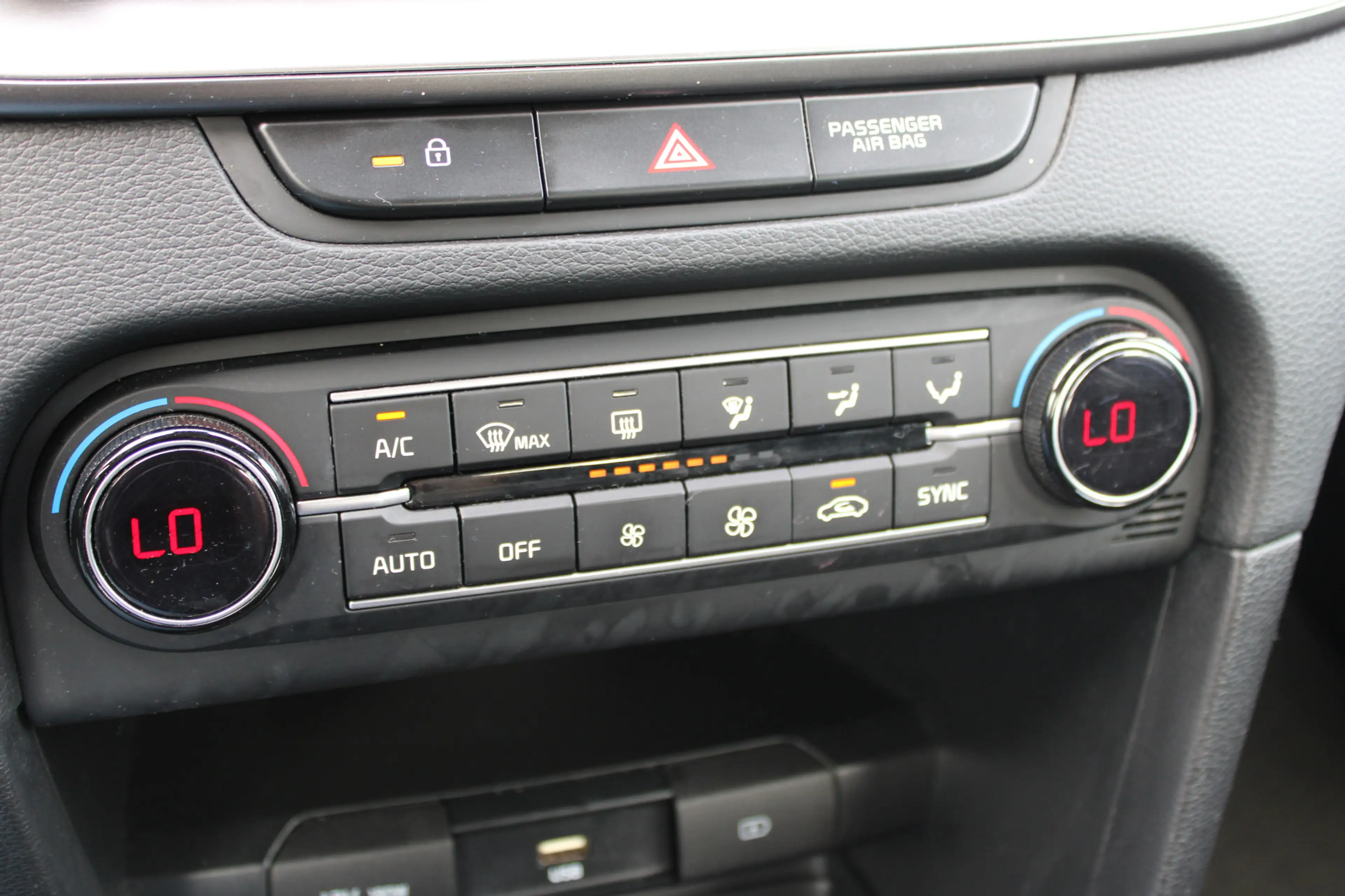 Kia Ceed / cee'd 1.0 T-GDi DynamicLine — photo 14