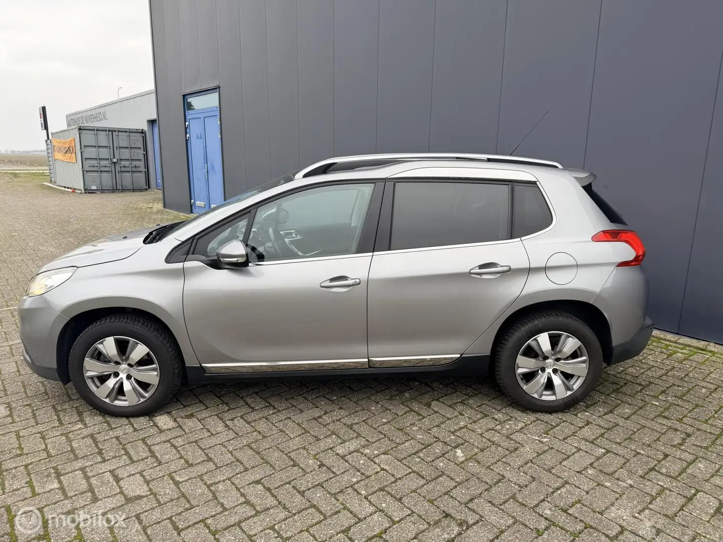 Peugeot 2008 1.2 PureTech Allure navi panodak cruise control Gris - 2