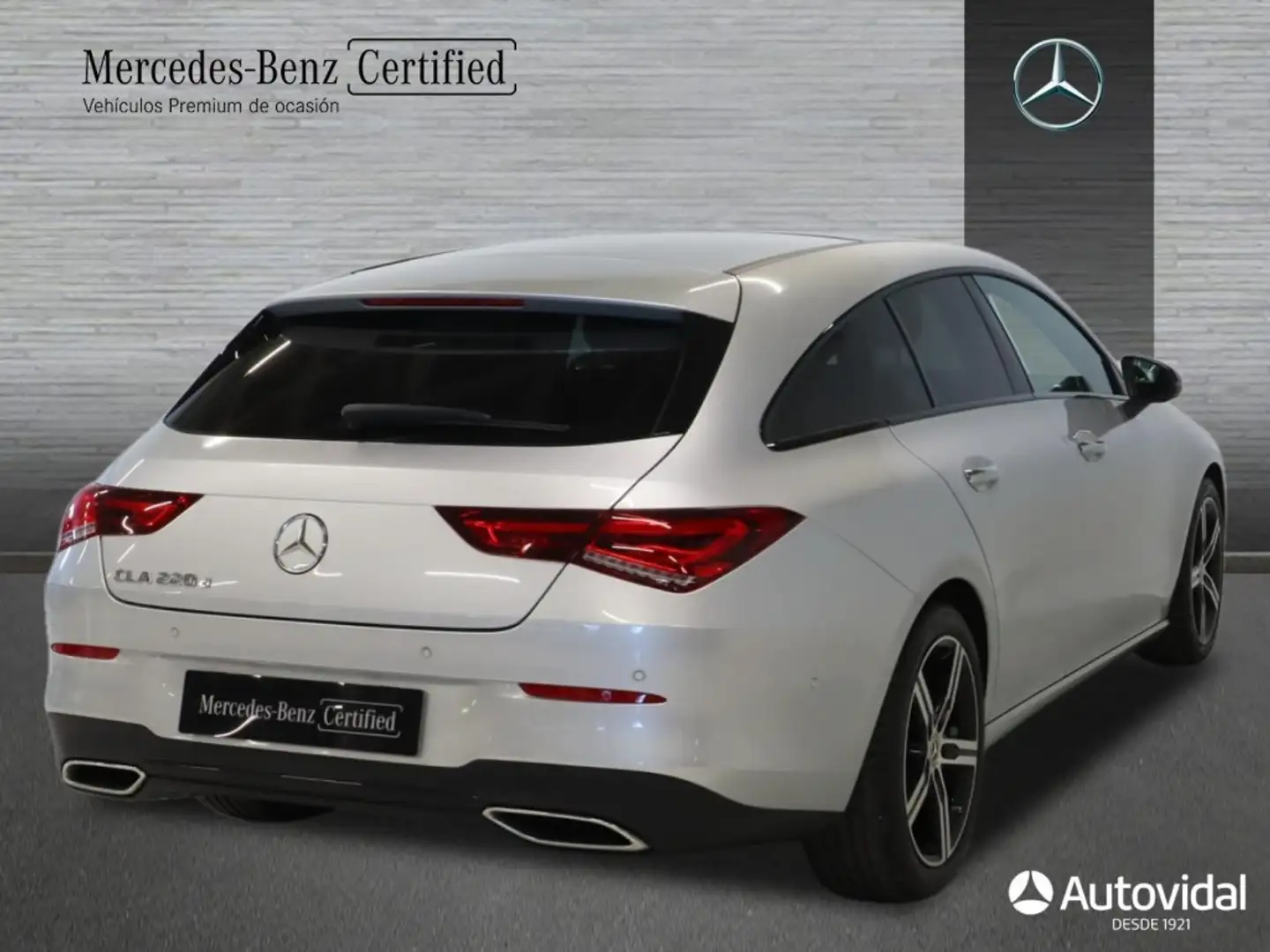 Mercedes-Benz CLA 220 D DCT SHOOTING BRAKE 190 5P Plateado - 2