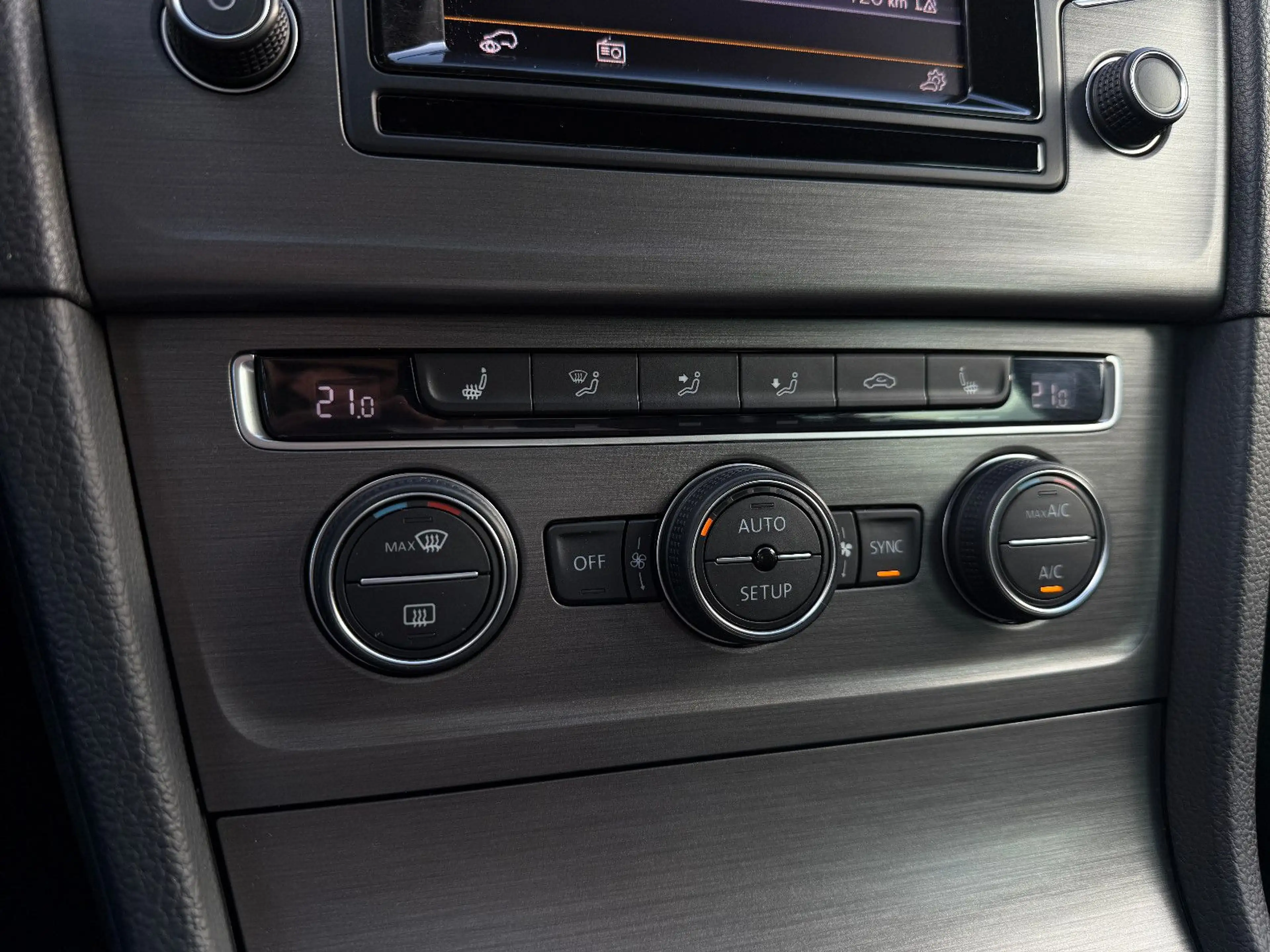 Volkswagen Golf 7 Var., Navi, Xenon, Massage, Scheckheft — photo 28