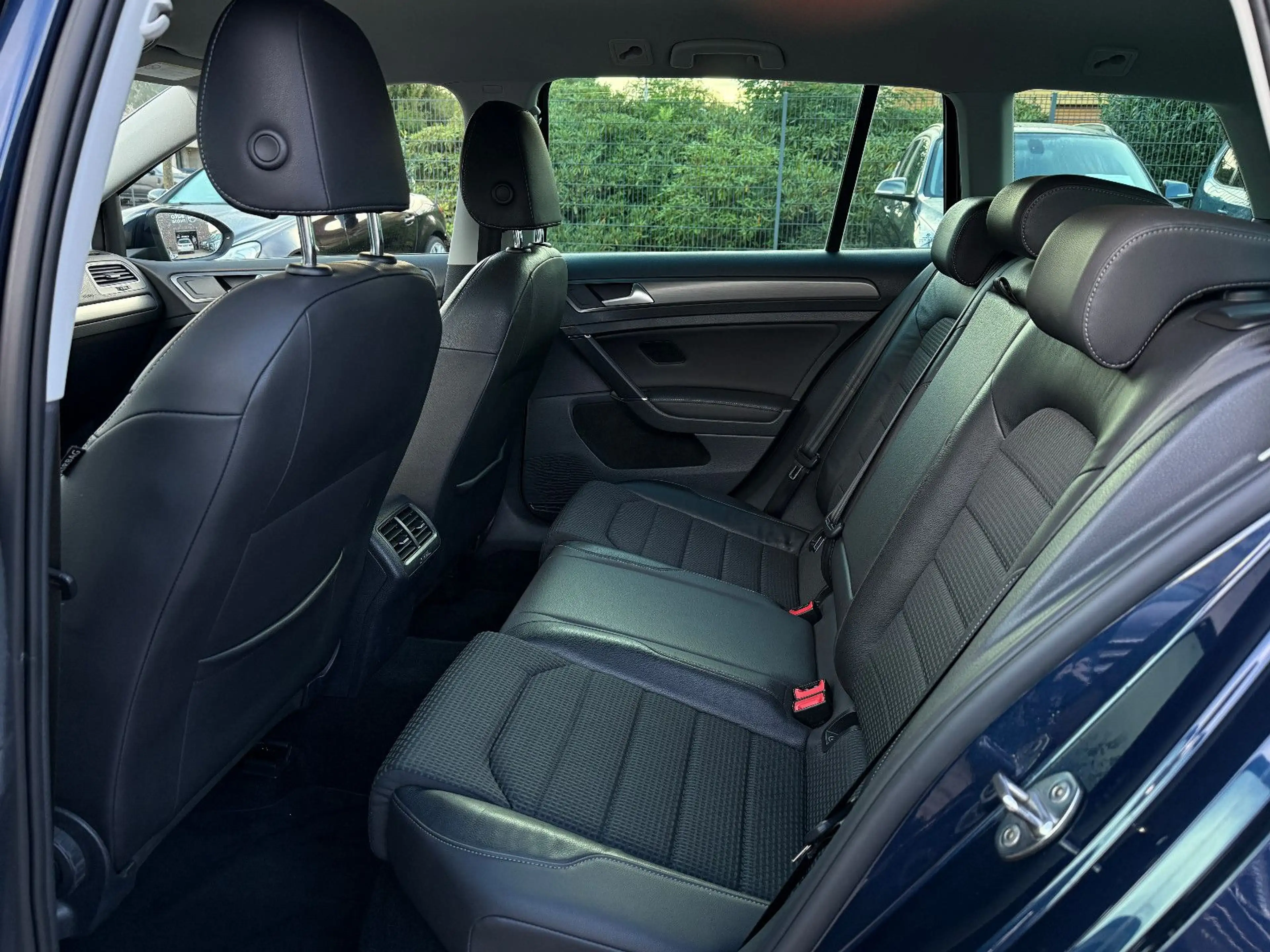 Volkswagen Golf 7 Var., Navi, Xenon, Massage, Scheckheft — photo 12