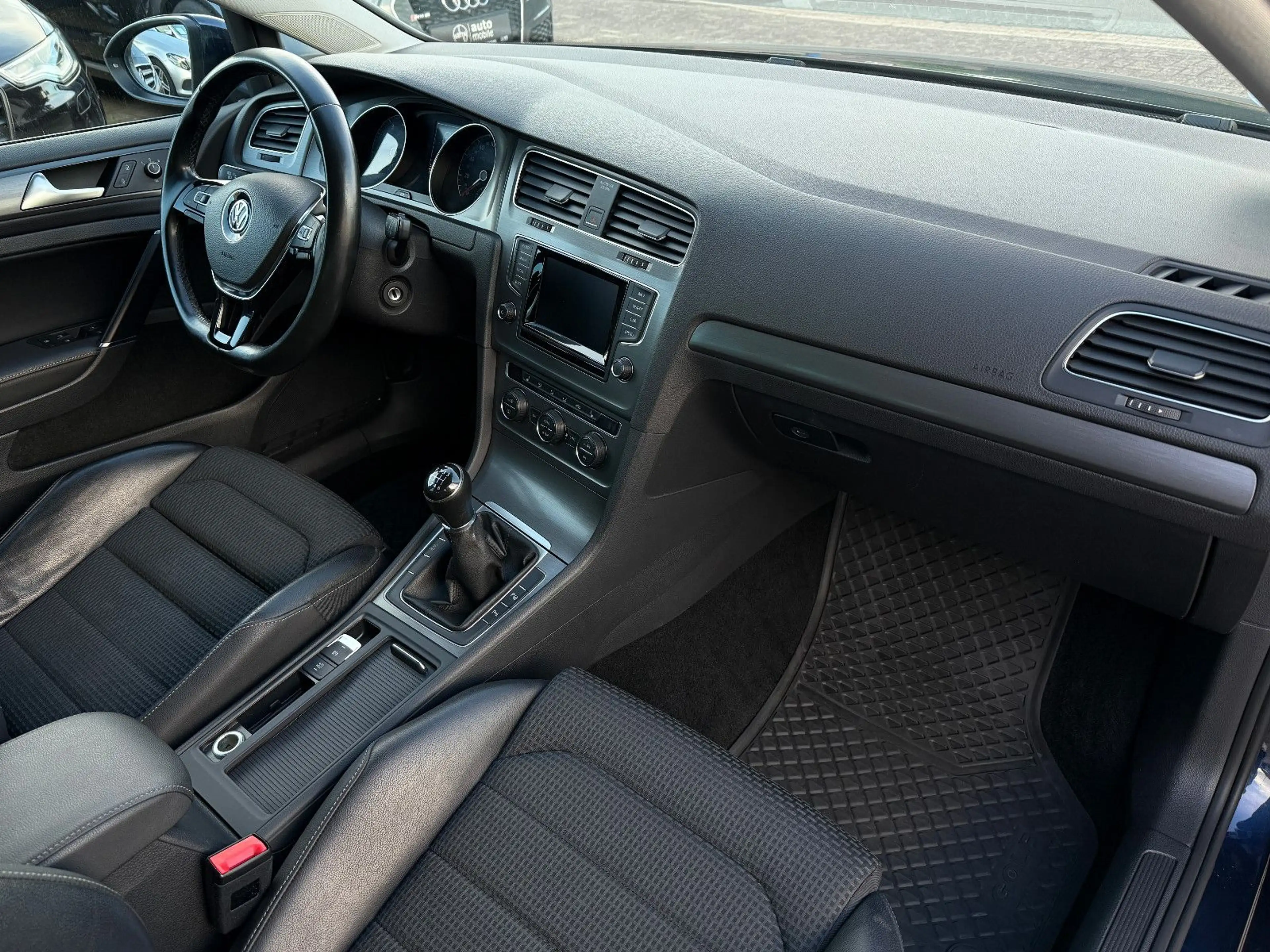 Volkswagen Golf 7 Var., Navi, Xenon, Massage, Scheckheft — photo 14