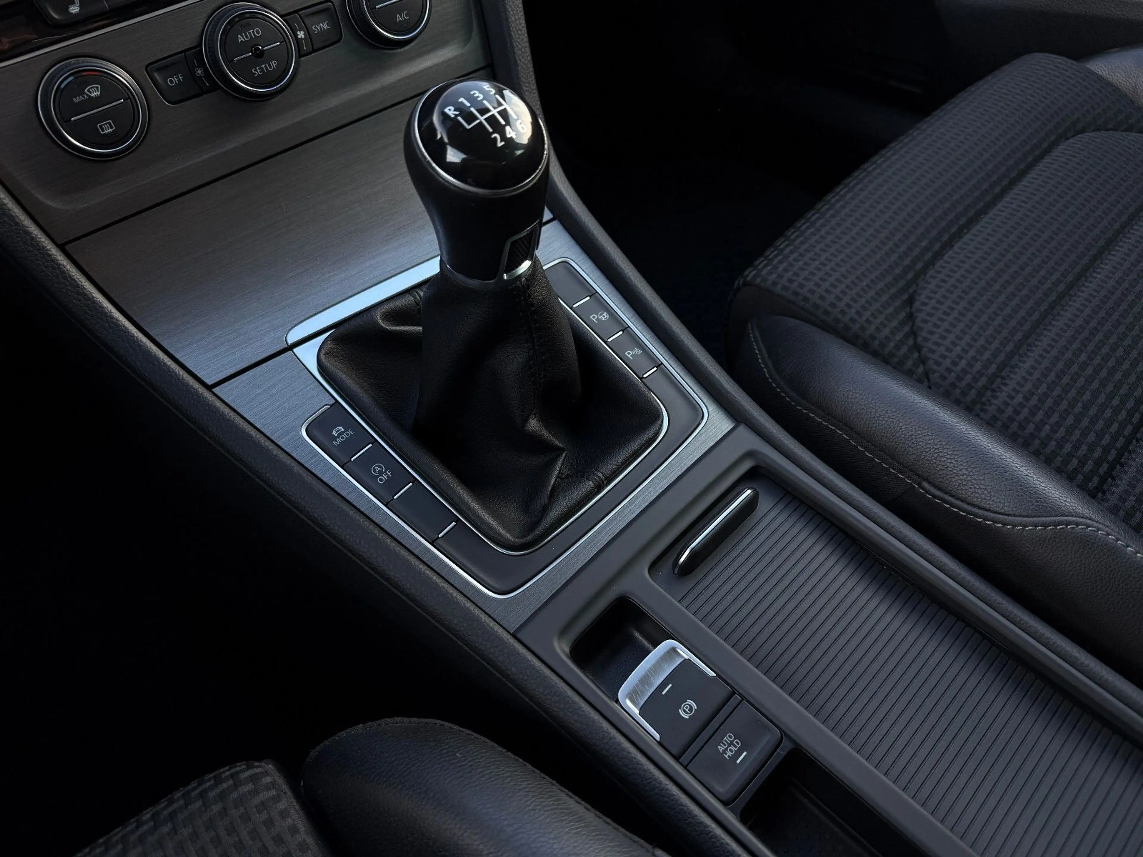 Volkswagen Golf 7 Var., Navi, Xenon, Massage, Scheckheft — photo 29