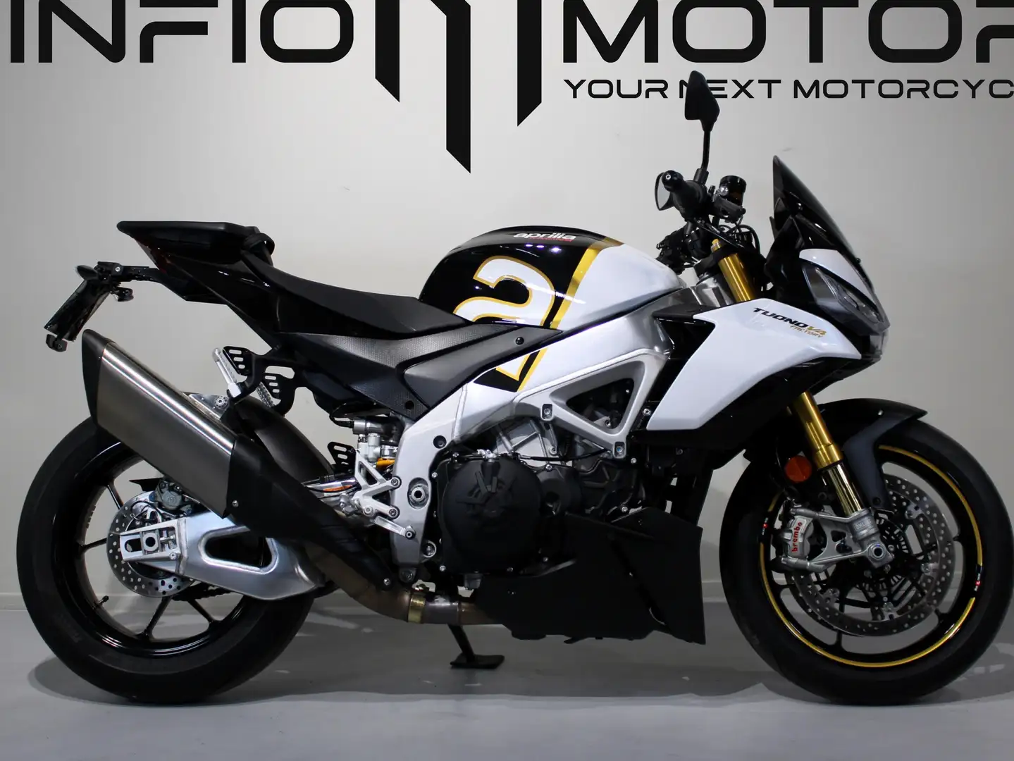 Aprilia Tuono V4 Factory - 1