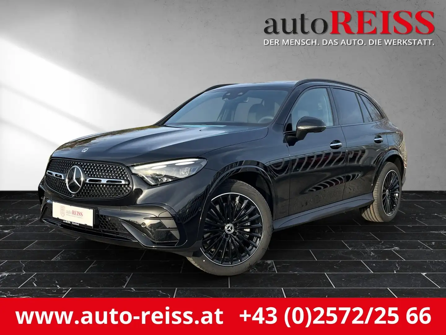 Mercedes-Benz GLC 300 d 4Matic /// AMG Line Schwarz - 1