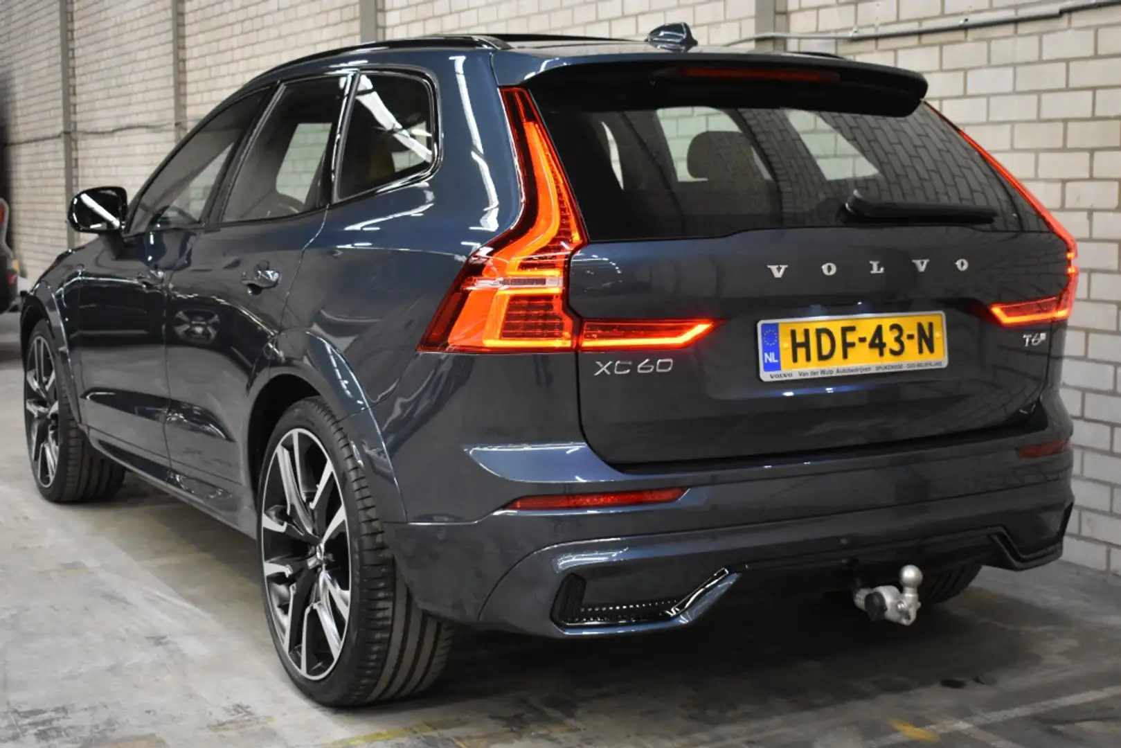 Volvo XC60 T6 350pk AWD Ultra Dark | Bowers&Wilkins | Luchtve Bleu - 2