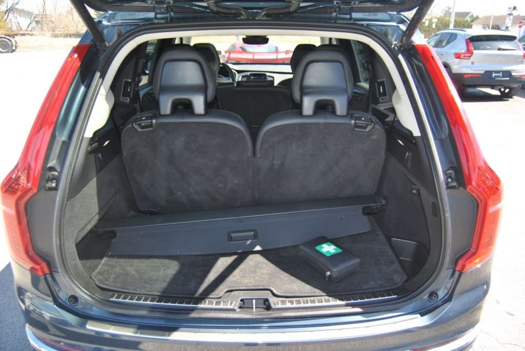 2024 Volvo XC90 Plus version lustrée thumb 12