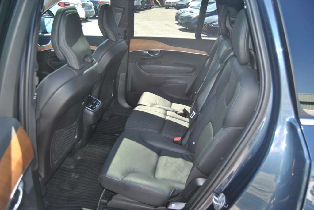 2024 Volvo XC90 Plus version lustrée thumb 10