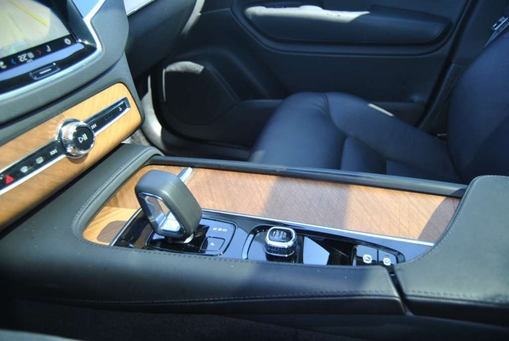 2024 Volvo XC90 Plus version lustrée thumb 25