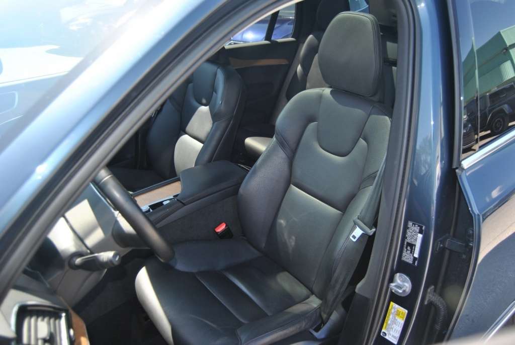 2024 Volvo XC90 Plus version lustrée thumb 9