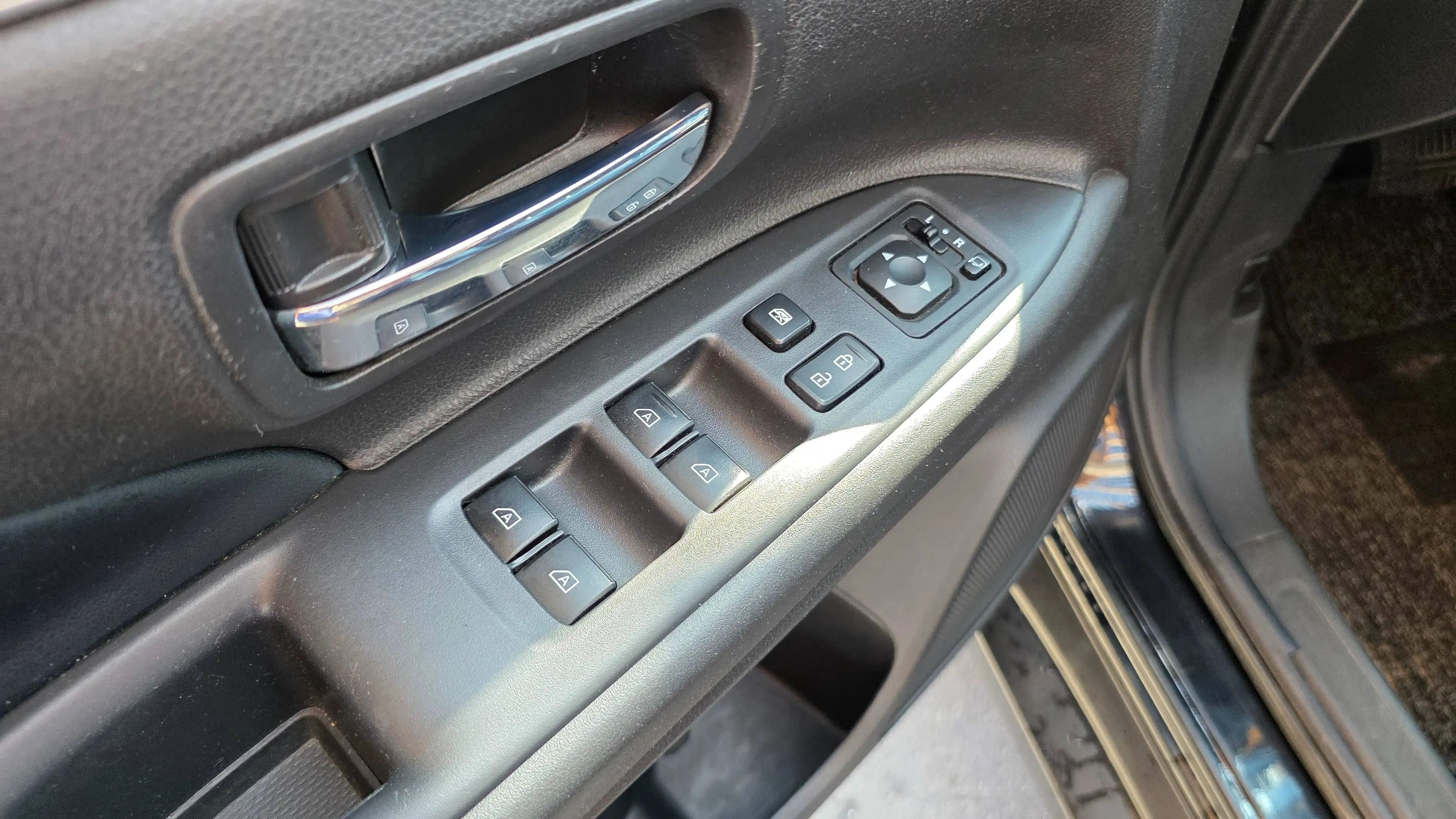 Mitsubishi Outlander Spirit 2WD — photo 11