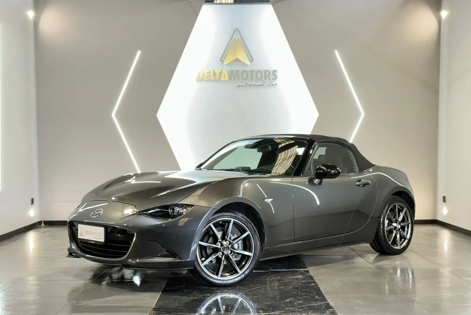 Mazda MX-5 MX-5 IV Soft Top 1.5 Exclusive 132cv 17" Grigio - 2