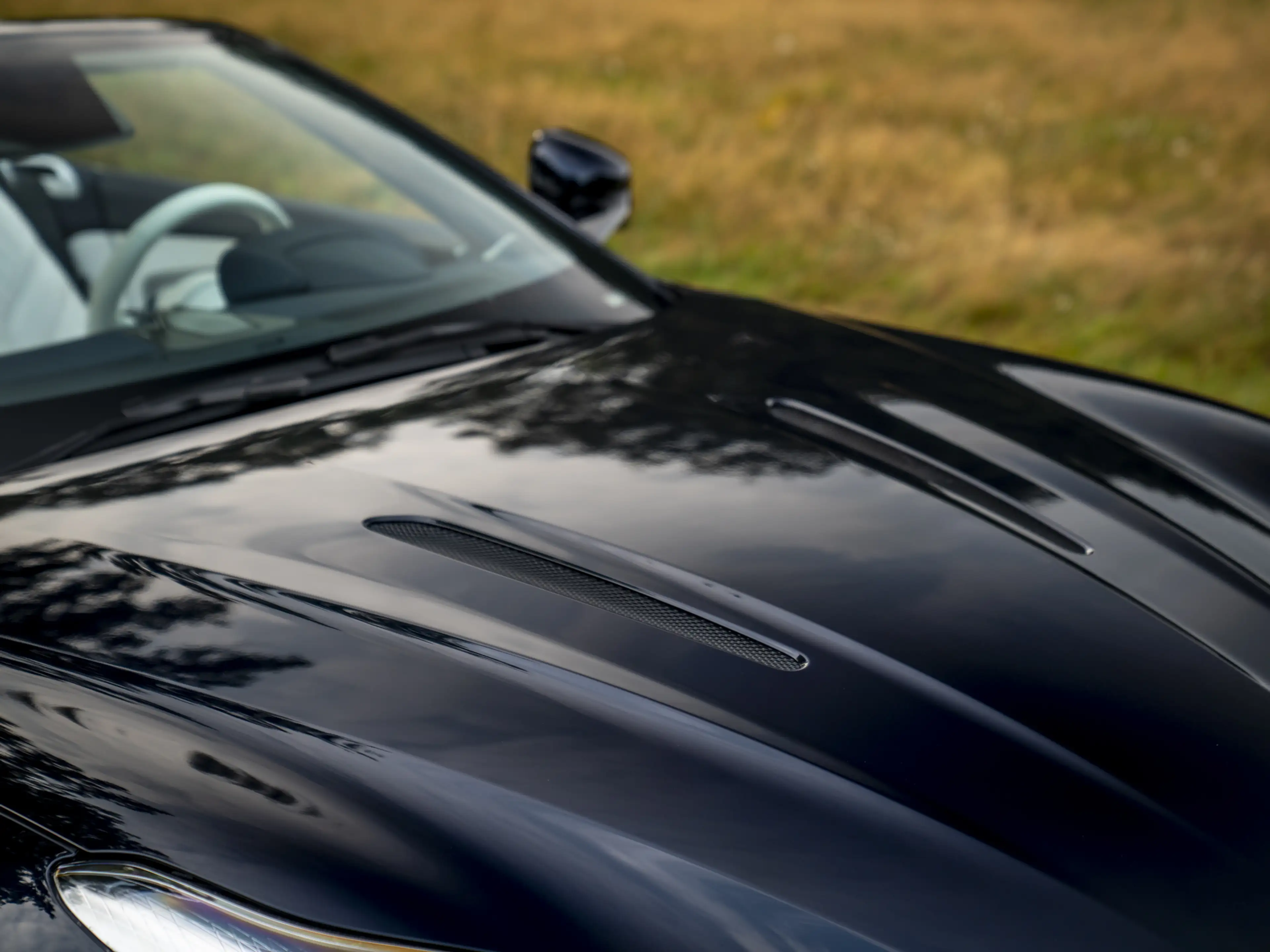 Aston Martin DB12 Volante 4.0 V8 | Bowers & Wilkins — photo 15