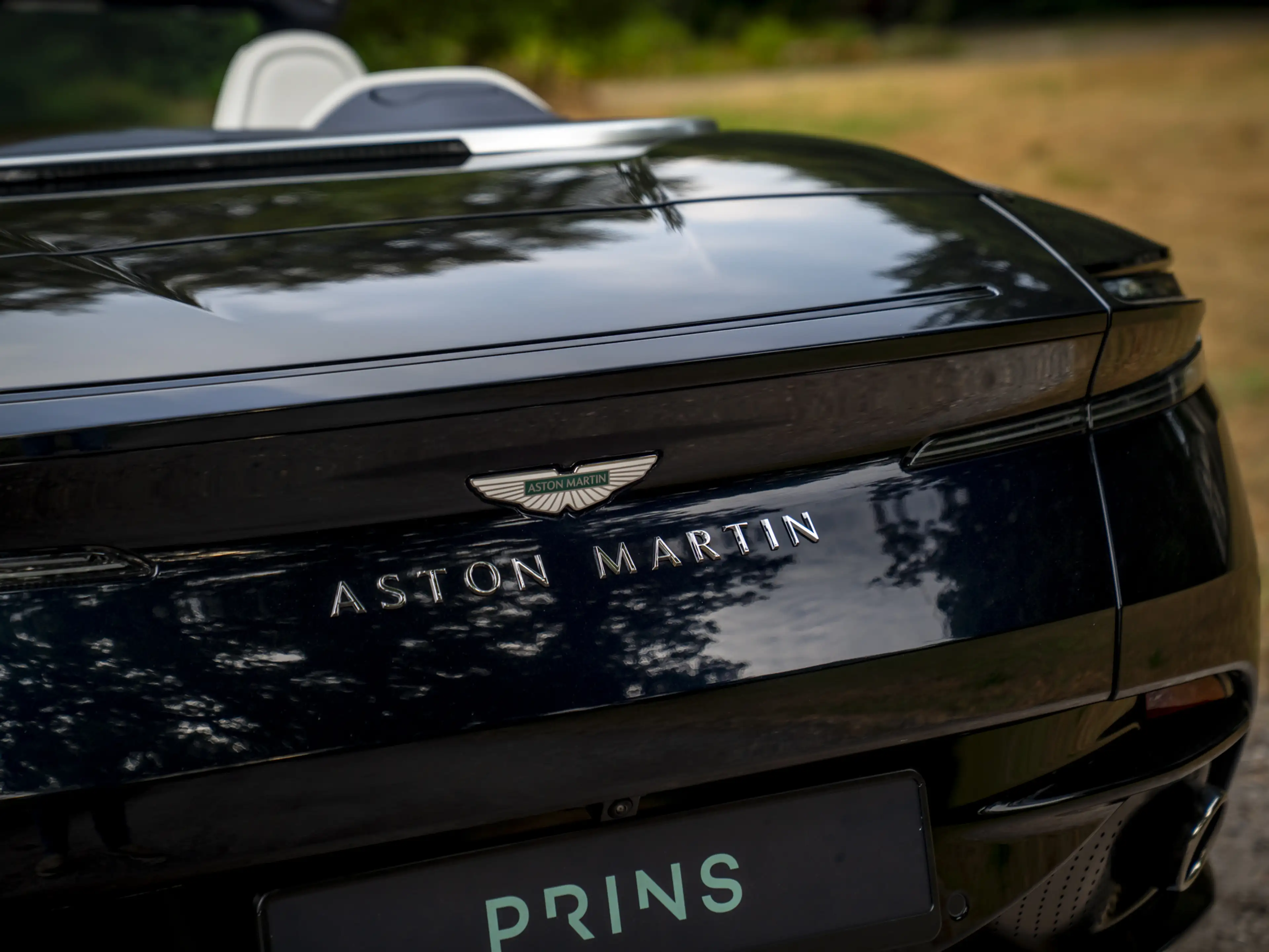 Aston Martin DB12 Volante 4.0 V8 | Bowers & Wilkins — photo 40