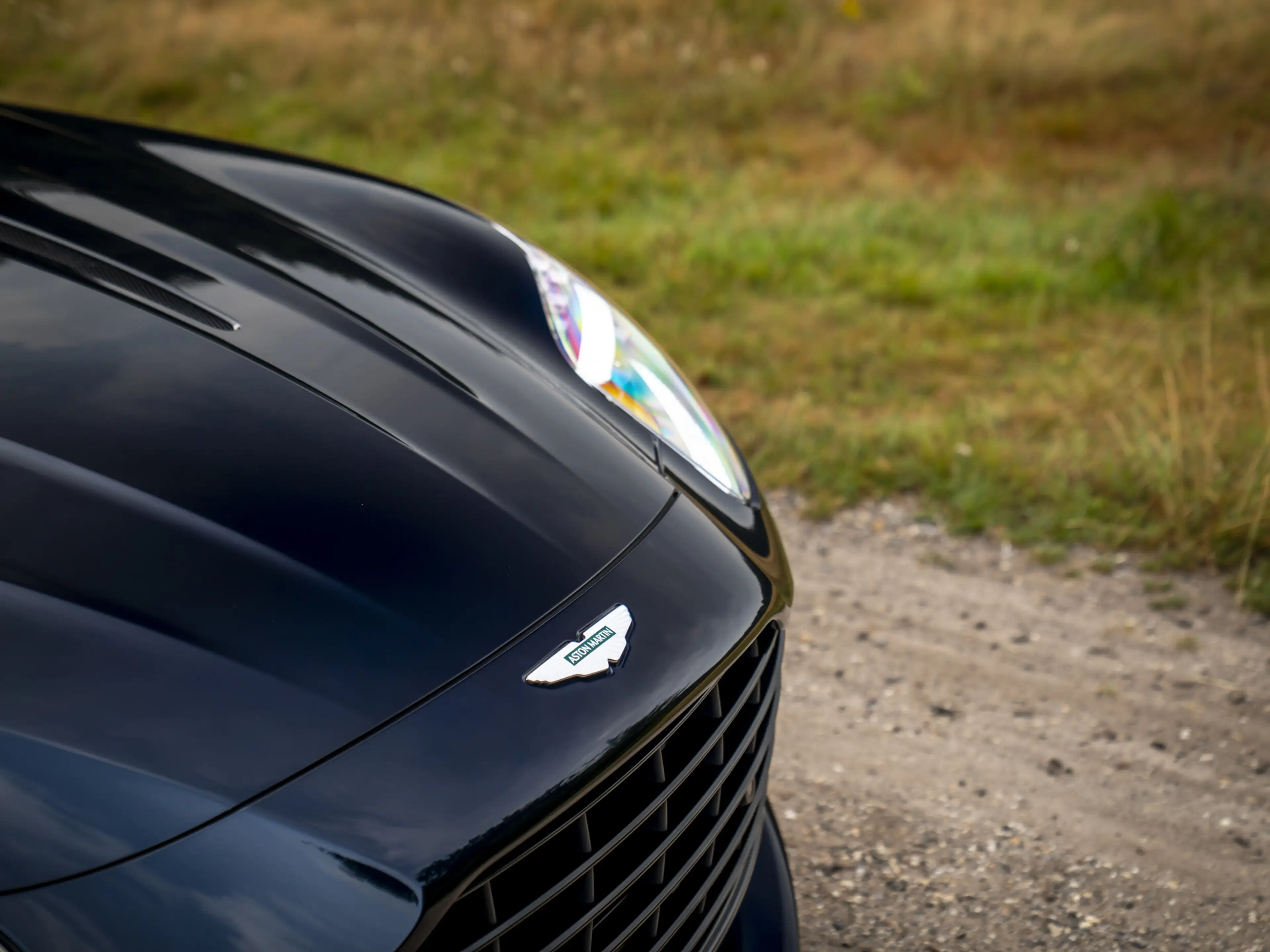Aston Martin DB12 Volante 4.0 V8 | Bowers & Wilkins — photo 18