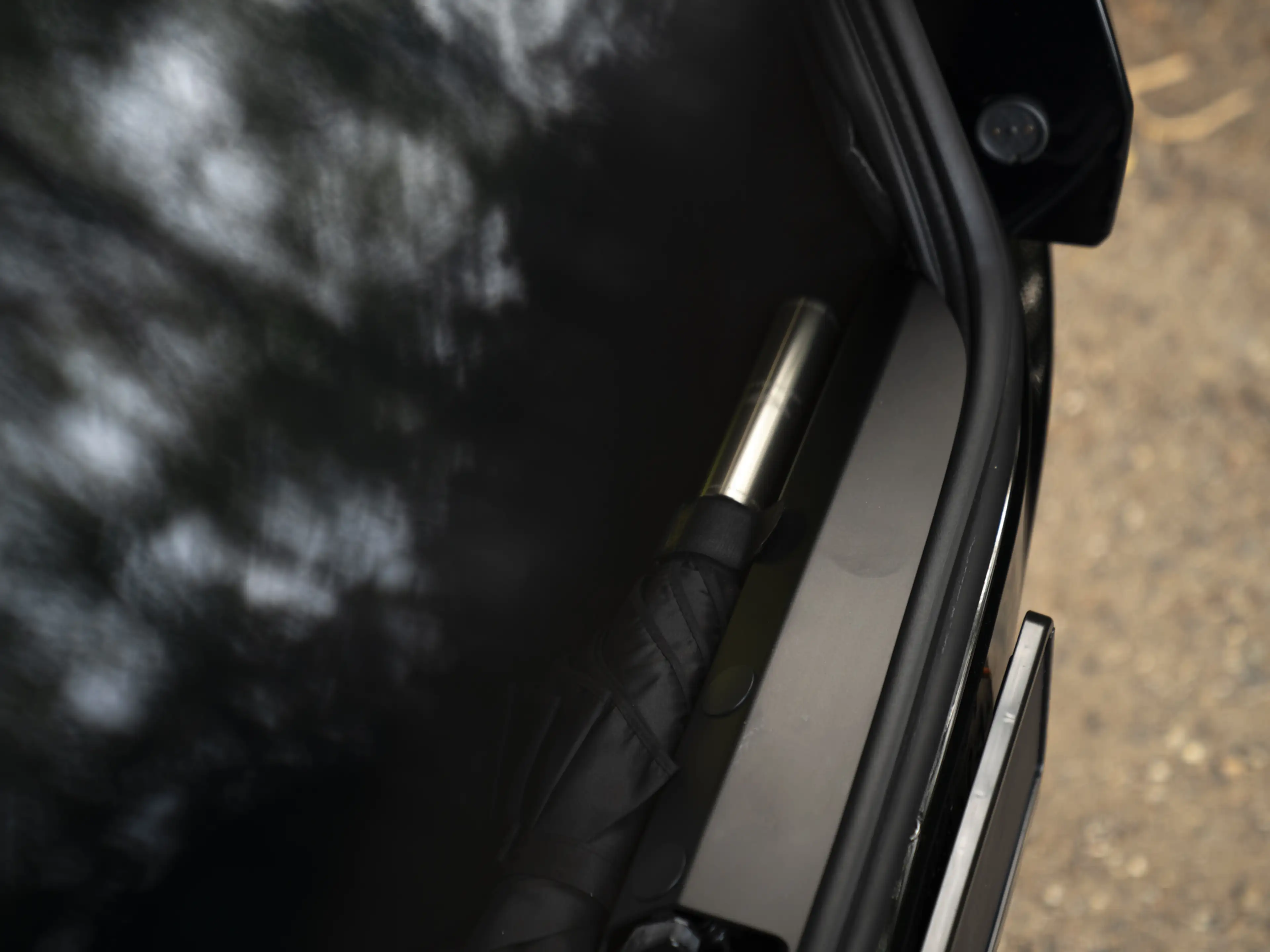 Aston Martin DB12 Volante 4.0 V8 | Bowers & Wilkins — photo 12