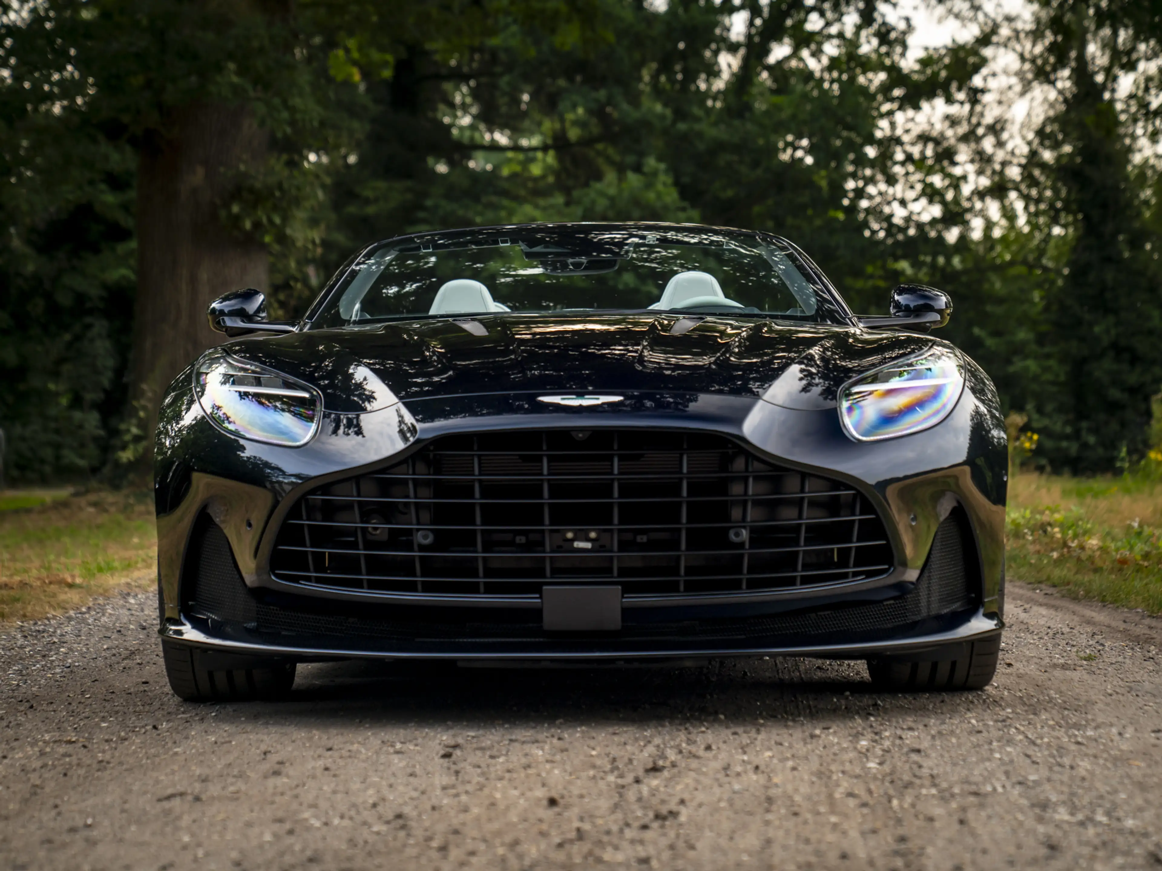 Aston Martin DB12 Volante 4.0 V8 | Bowers & Wilkins — photo 14