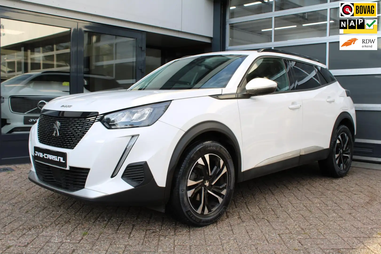Peugeot 2008 1.2 PureTech Allure Wit - 1