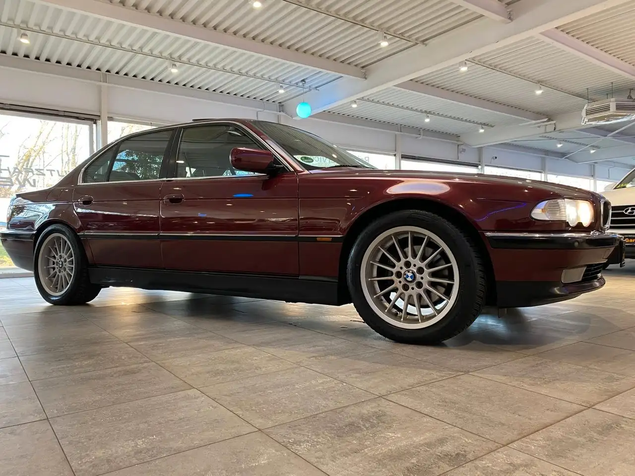 BMW 728