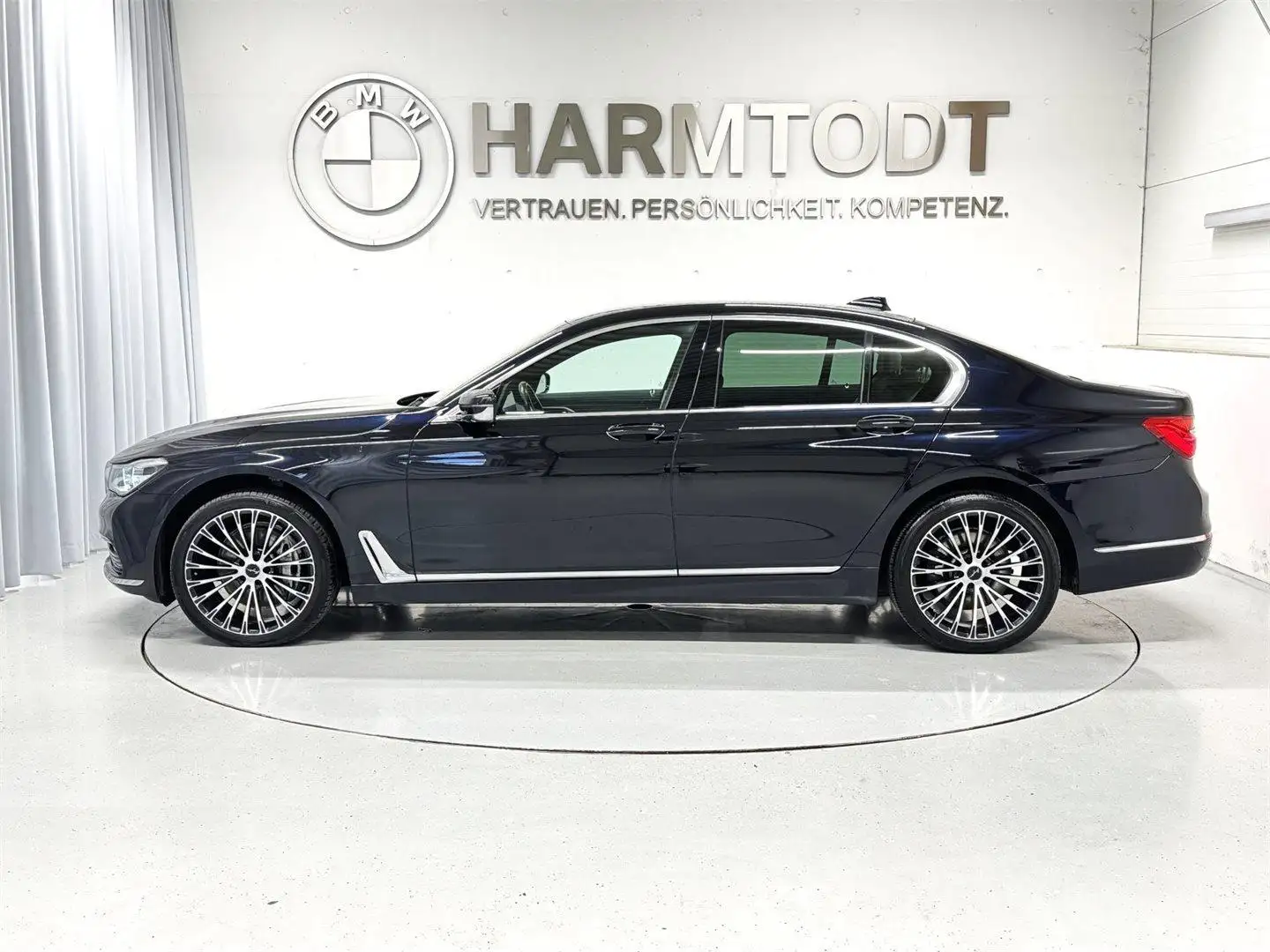 BMW 730 d xDrive Negru - 2