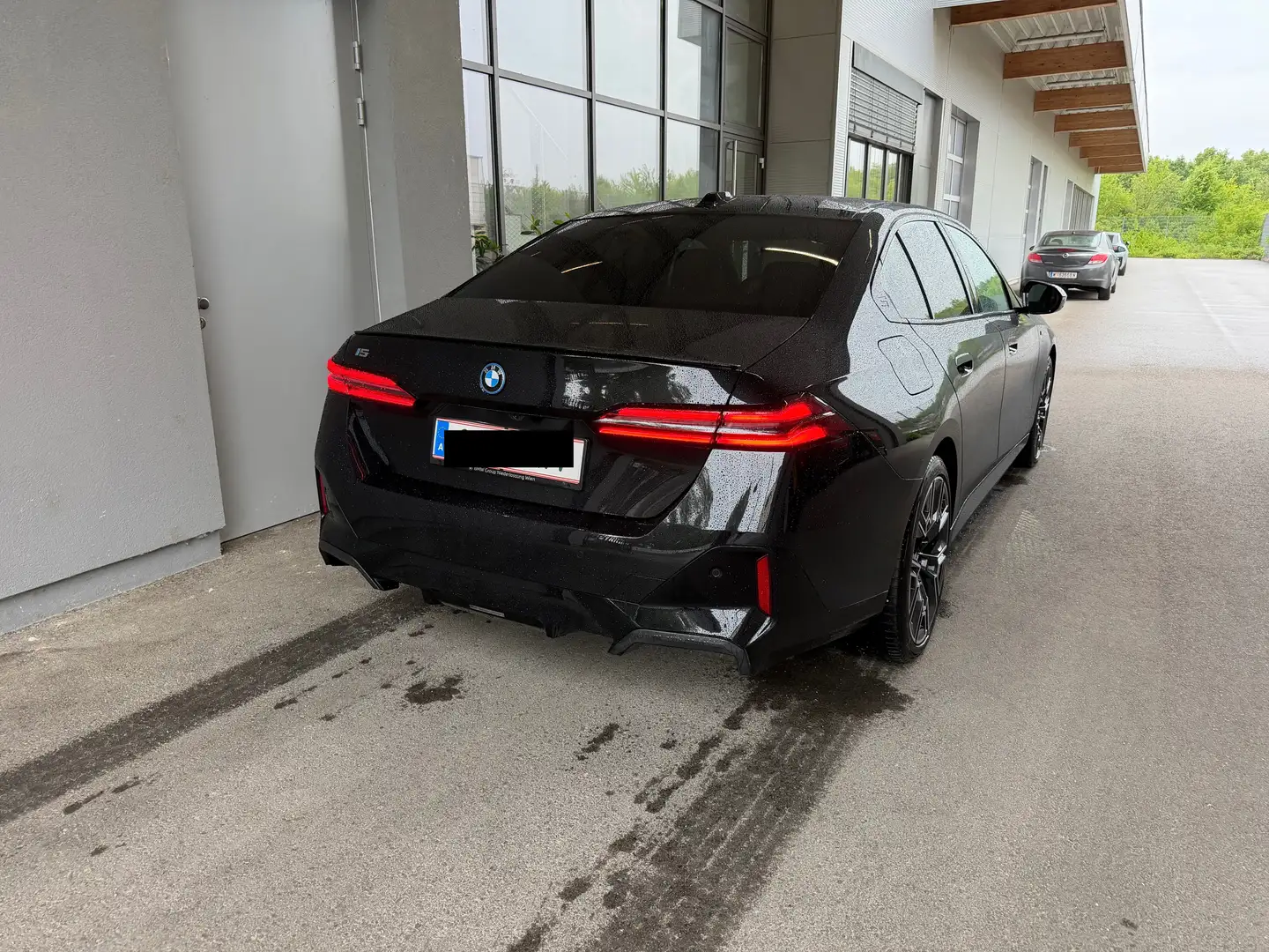 BMW i5 i5 xDrive40 81,2kWh Schwarz - 2