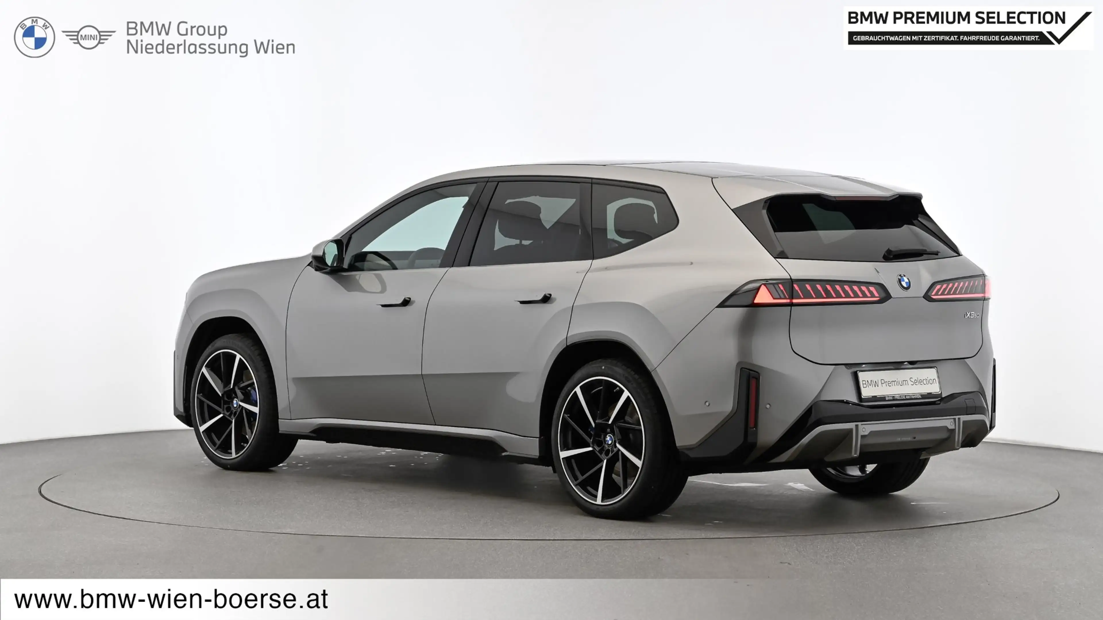 BMW iX3 50 xDrive — photo 3
