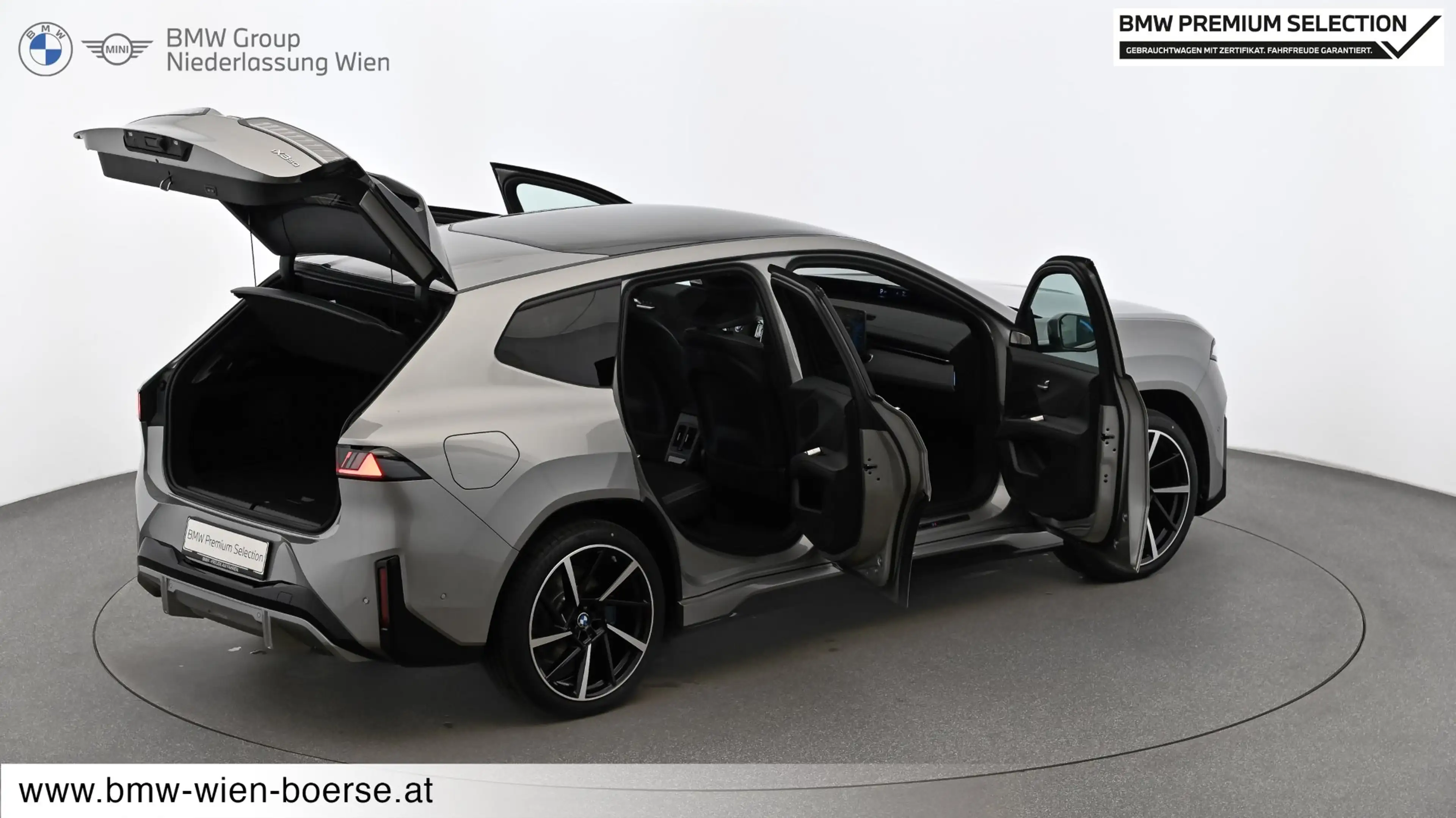 BMW iX3 50 xDrive — photo 10