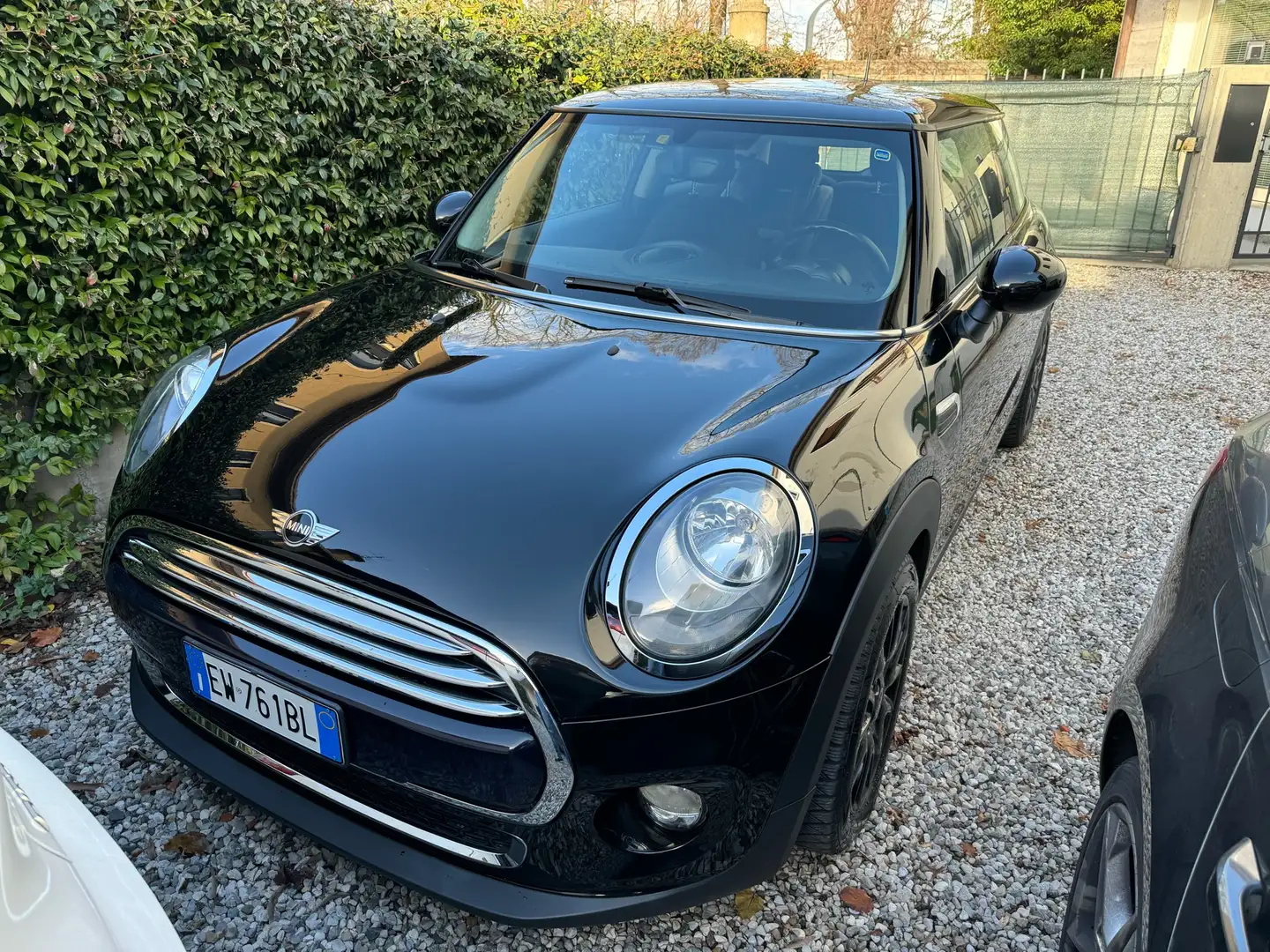 MINI Cooper D 1.5 3p Negru - 1