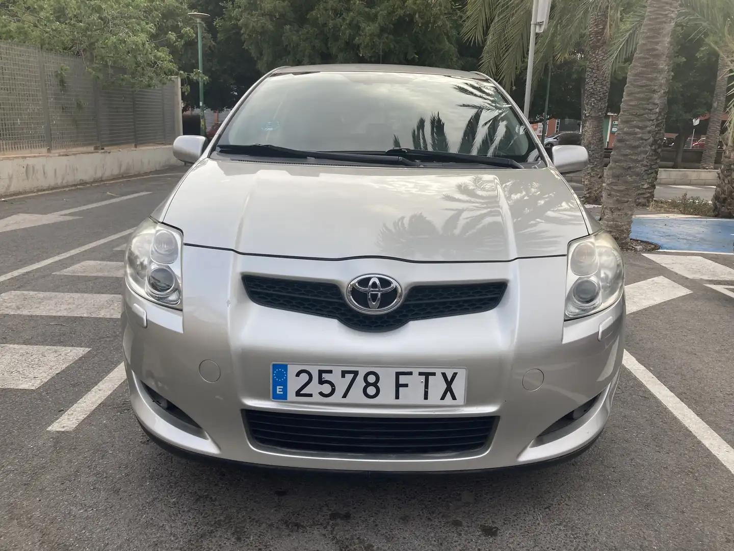 Toyota Auris 1.6 VVT-i sol - 1