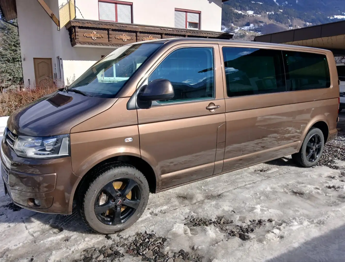 Volkswagen T5 Caravelle Caravelle LR Comfortline 2,0 BMT BiTDI 4motion D-PF DSG Comfortline Braun - 2