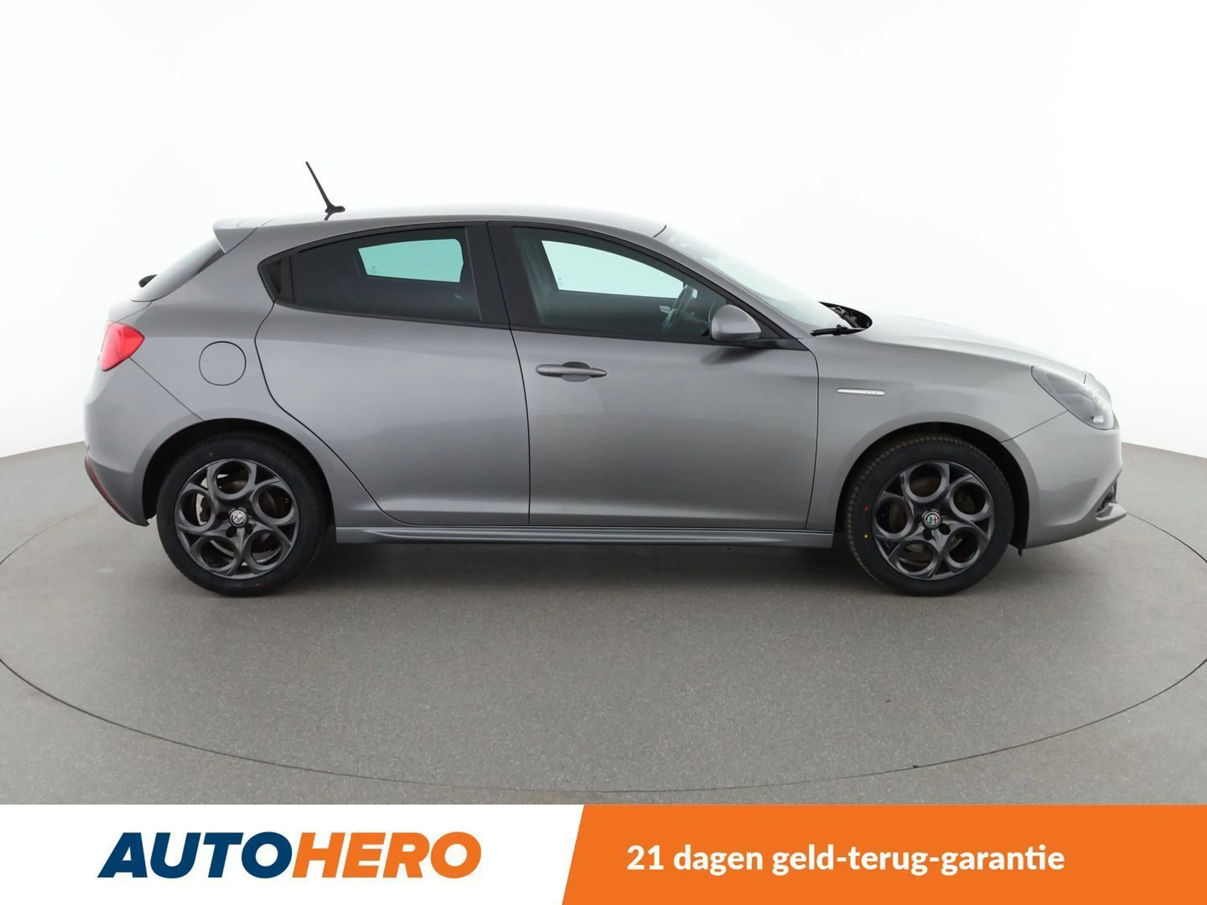 Alfa Romeo Giulietta 1.4 Turbo Super — photo 7