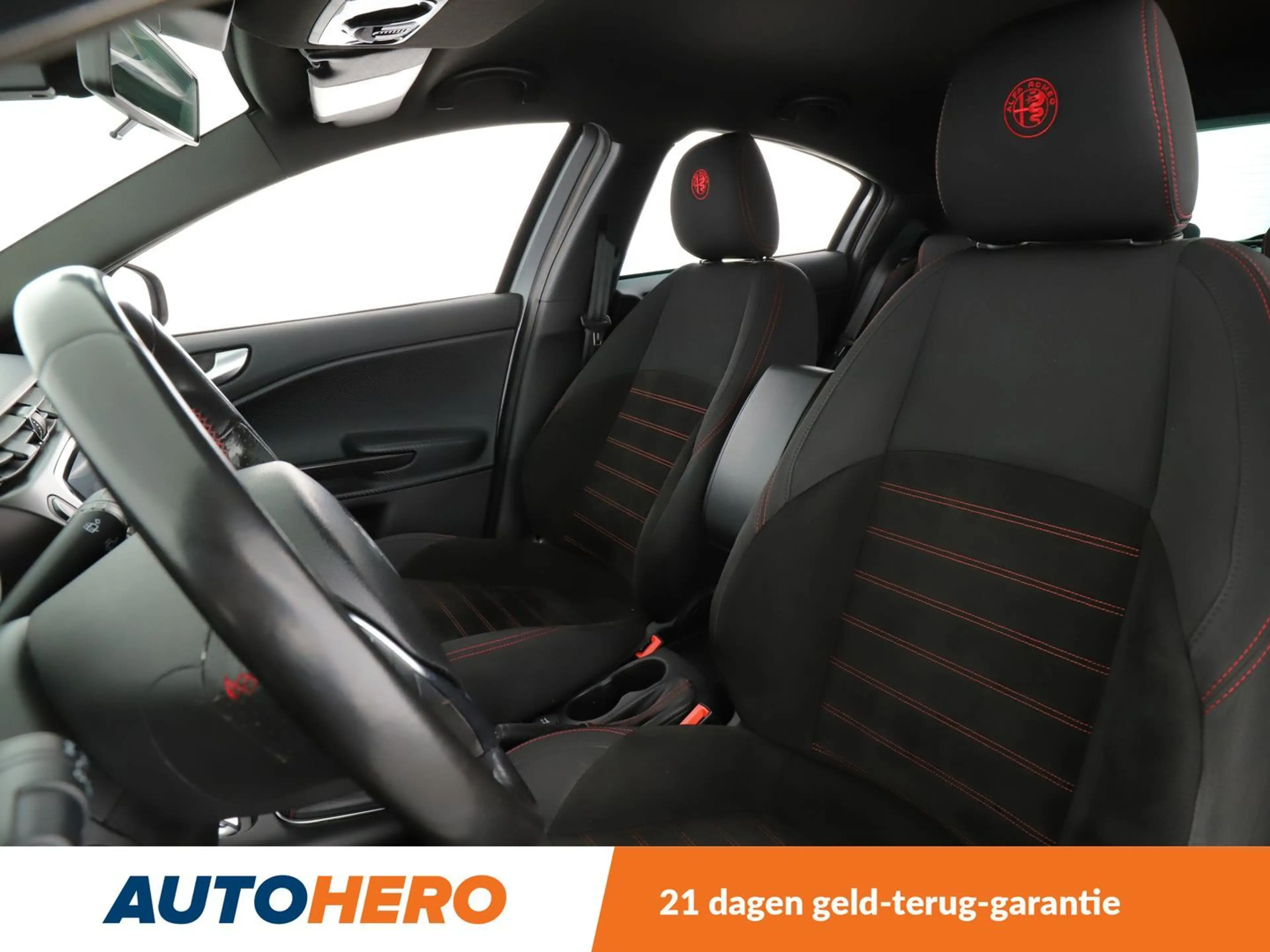 Alfa Romeo Giulietta 1.4 Turbo Super — photo 10
