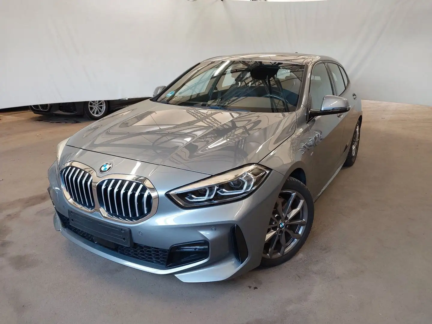 BMW 120 i M Sport Temp. LED Pano QI MFL SHZ USB Grau - 2