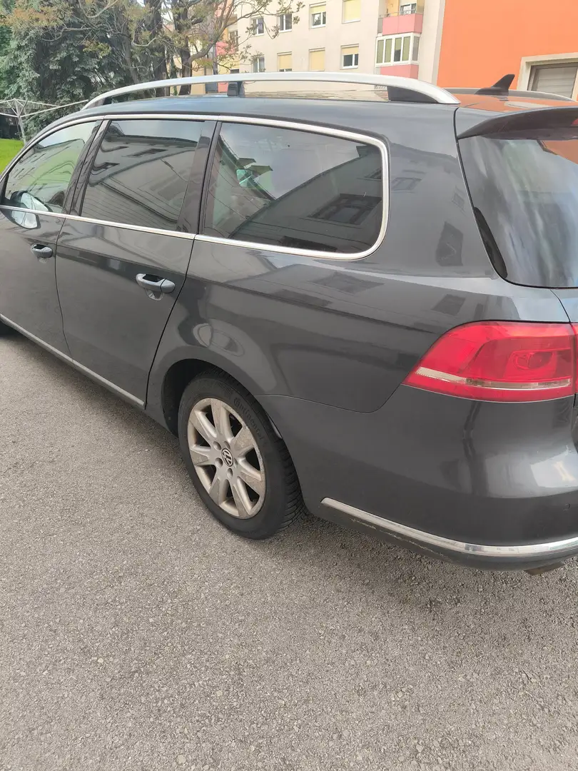 Volkswagen Passat Variant Highline BMT TDI DPF 4Motion DSG Grau - 2