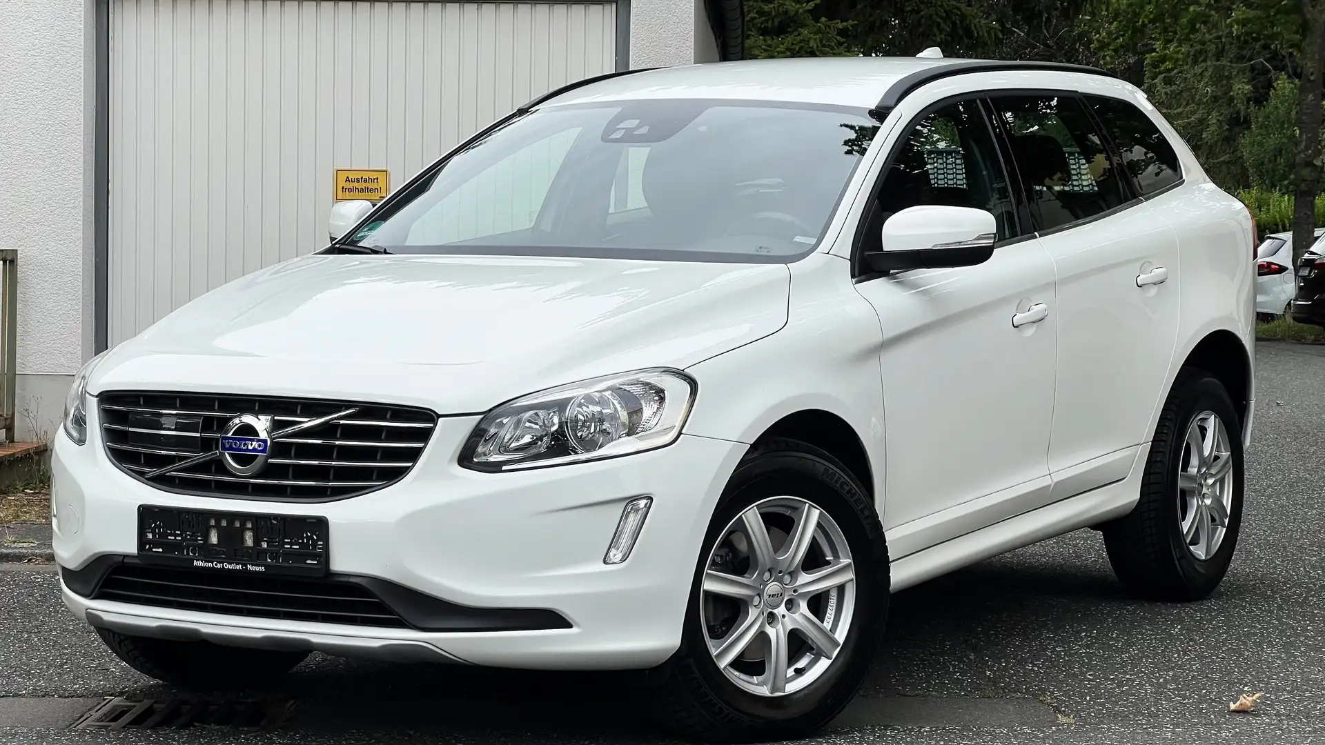 Volvo XC60 D3 Momentum Weiß - 1