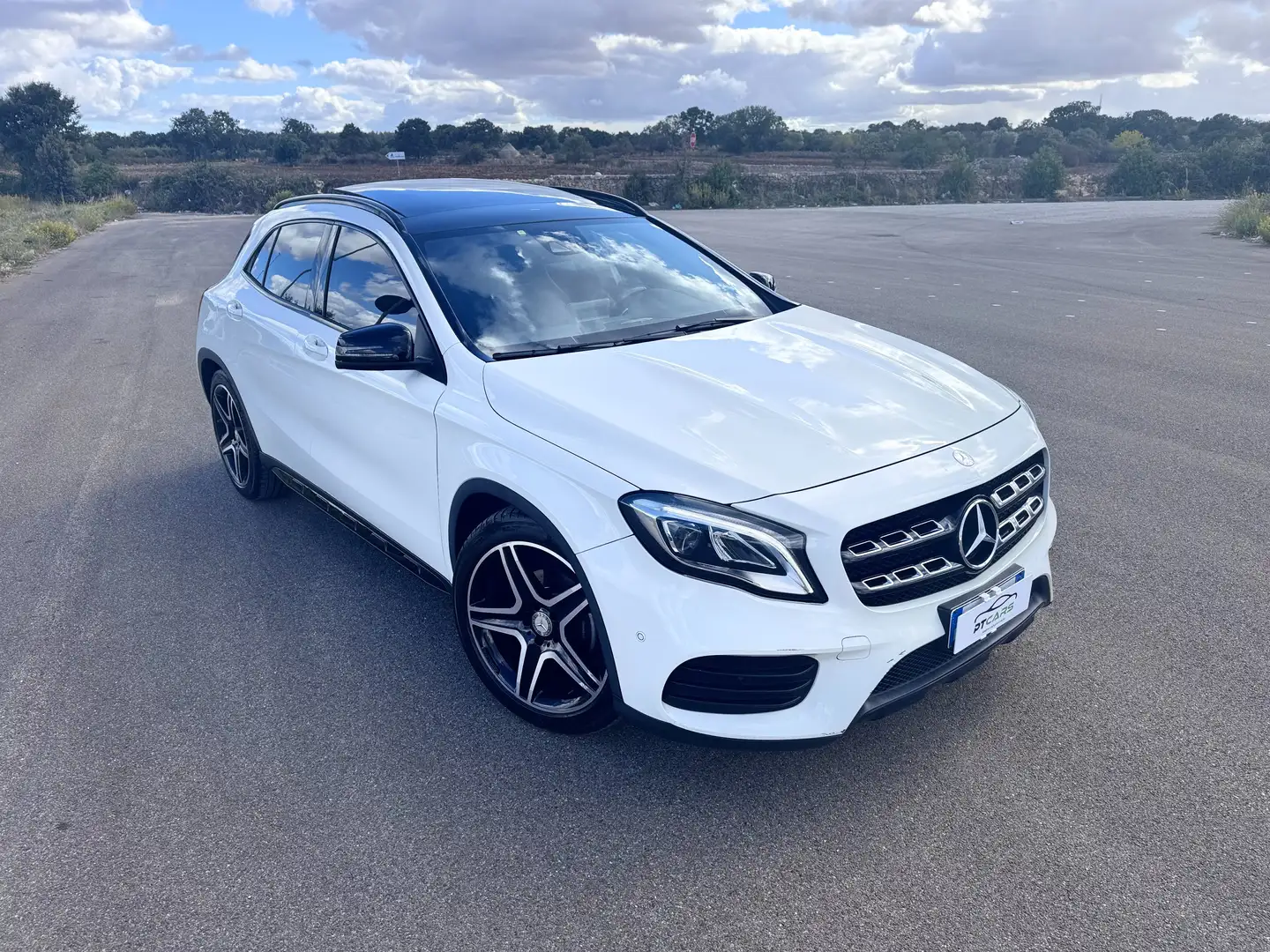 Mercedes-Benz GLA 200 136cv Premium 4matic auto Tetto*AMG*Led Bianco - 2