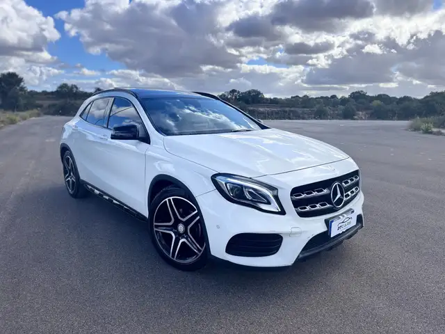 Mercedes-Benz GLA 200 136cv Premium 4matic auto Tetto*AMG*Led