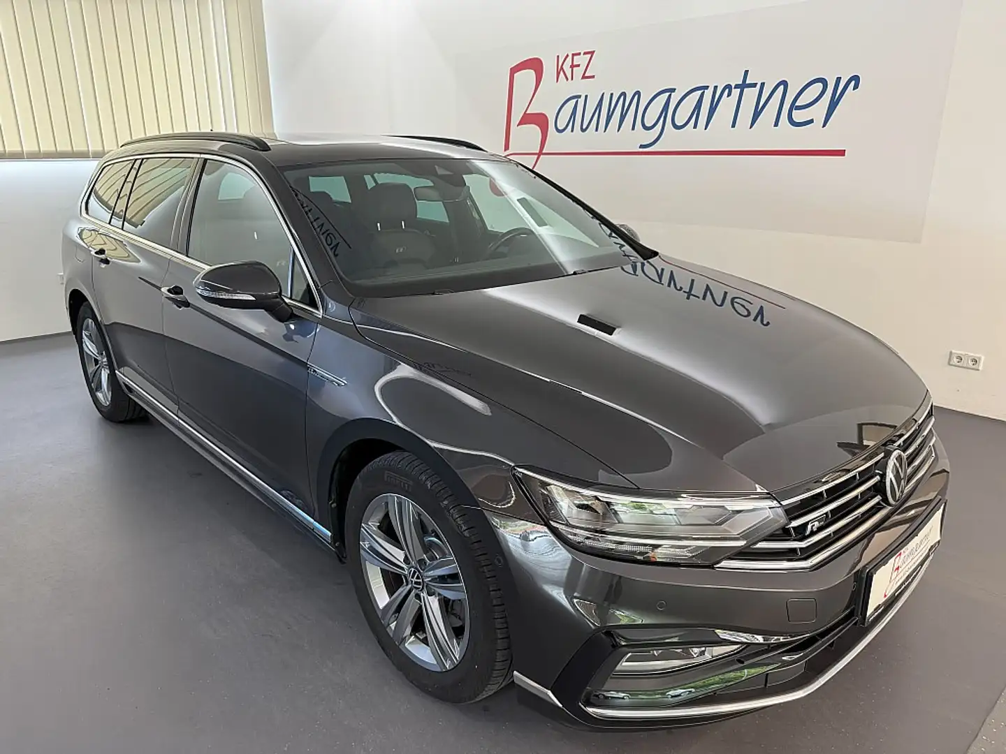 Volkswagen Passat Variant R-LINE 2,0TDI DSG 4Motion *Standheizung*LED*NAV... Gris - 1