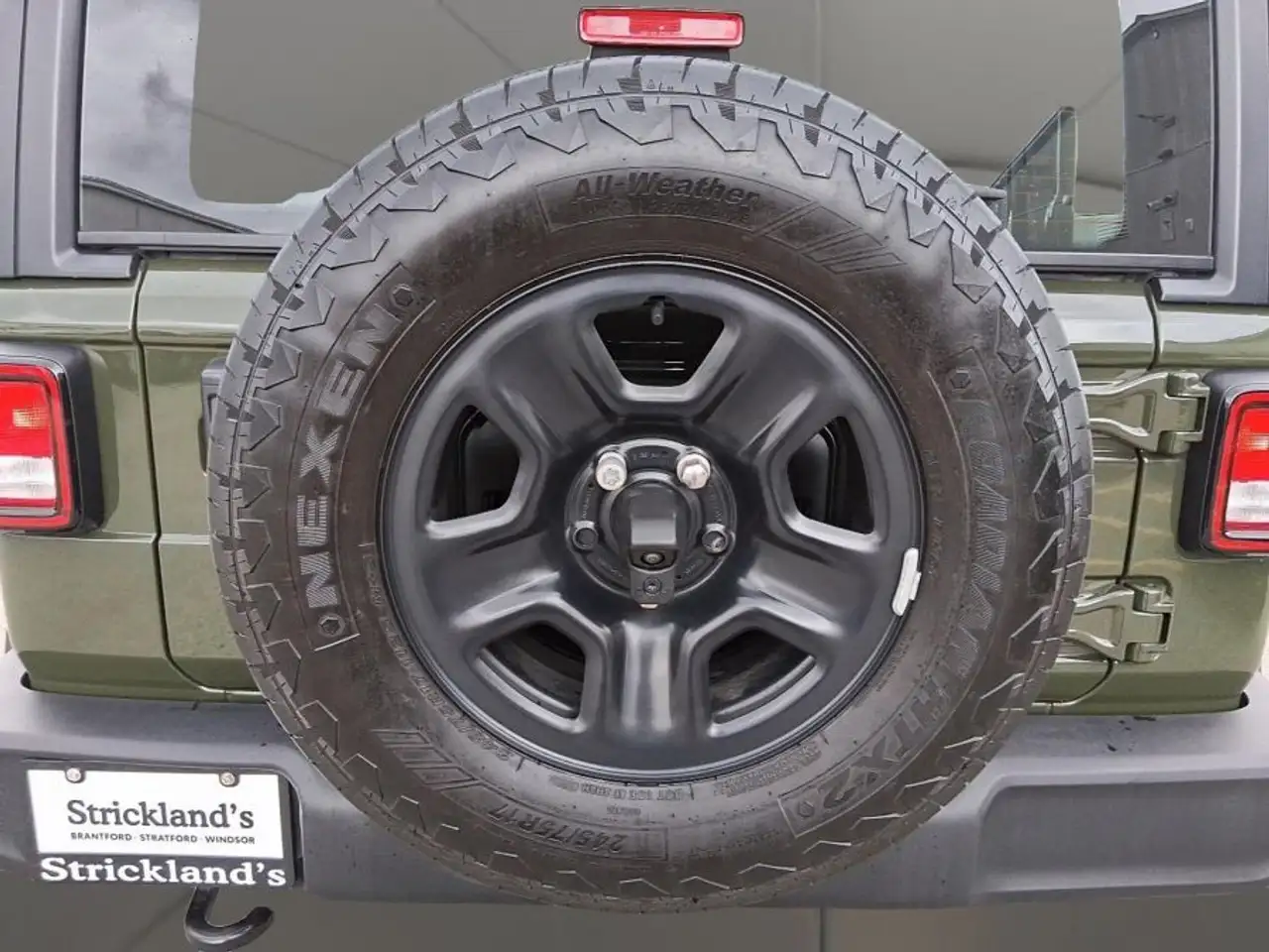 Jeep Wrangler снимка Jeep Wrangler