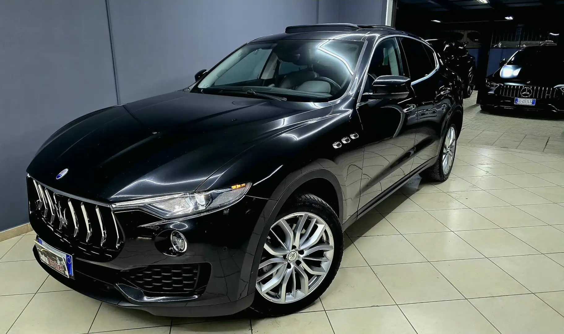 Maserati Levante 3.0 d GRANLUSSO 250cv Q4 ULTIMATE EDITION Nero - 1