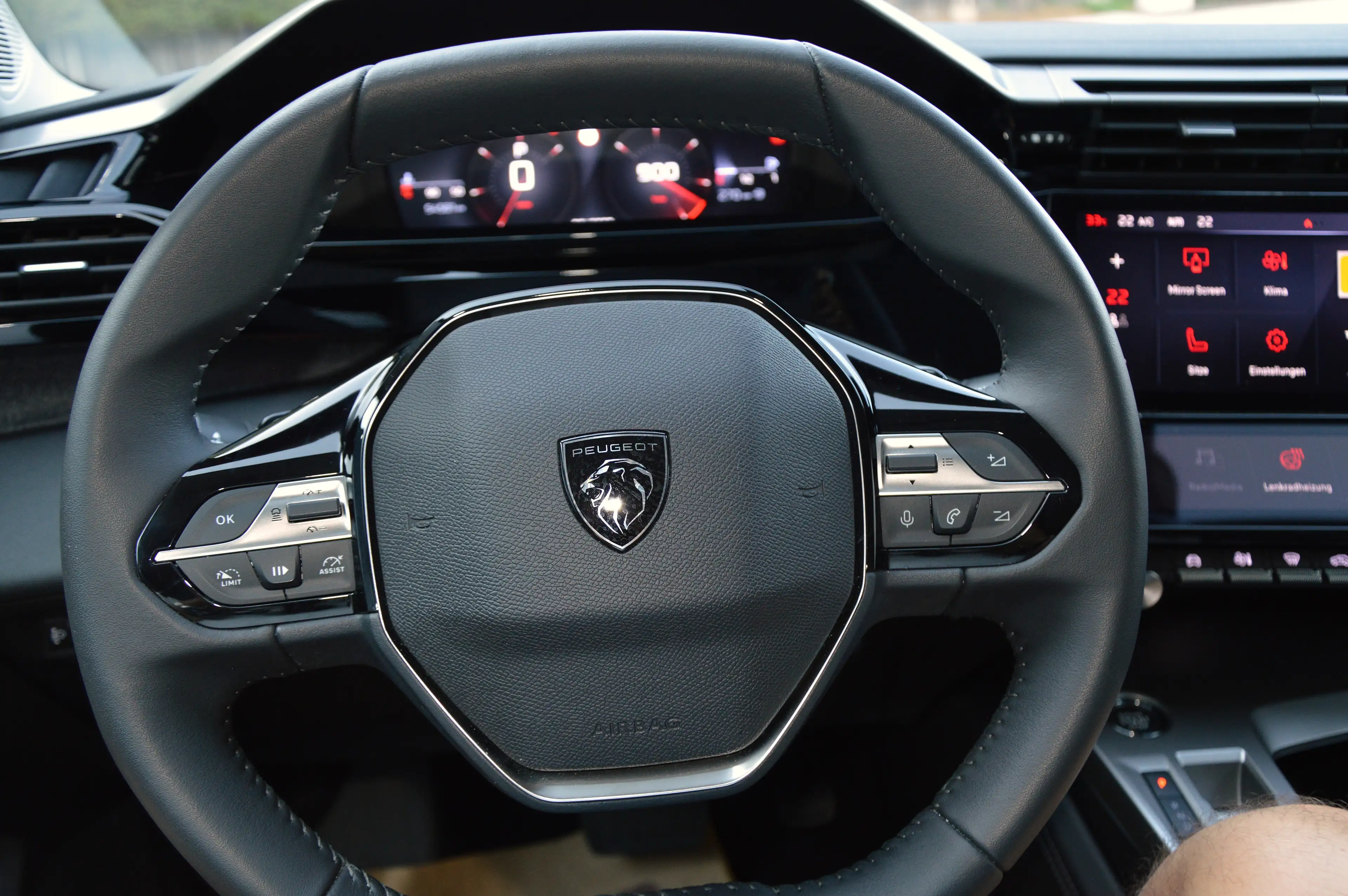 Peugeot 408 PureTech 130 Allure Pack — photo 5