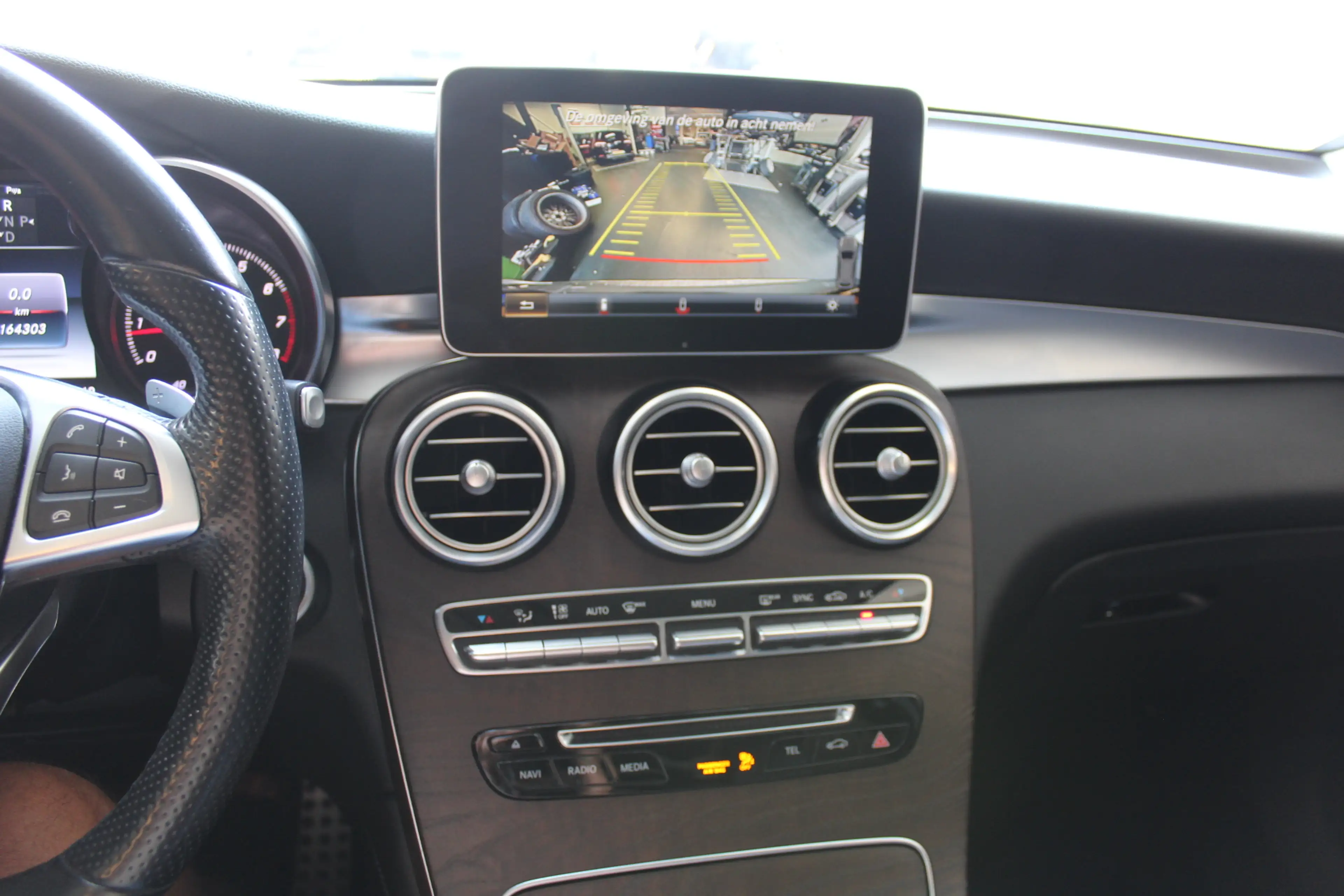 Mercedes-Benz GLC 250 4MATIC Edition 1 AMG-Styling Panorama Leder — photo 21