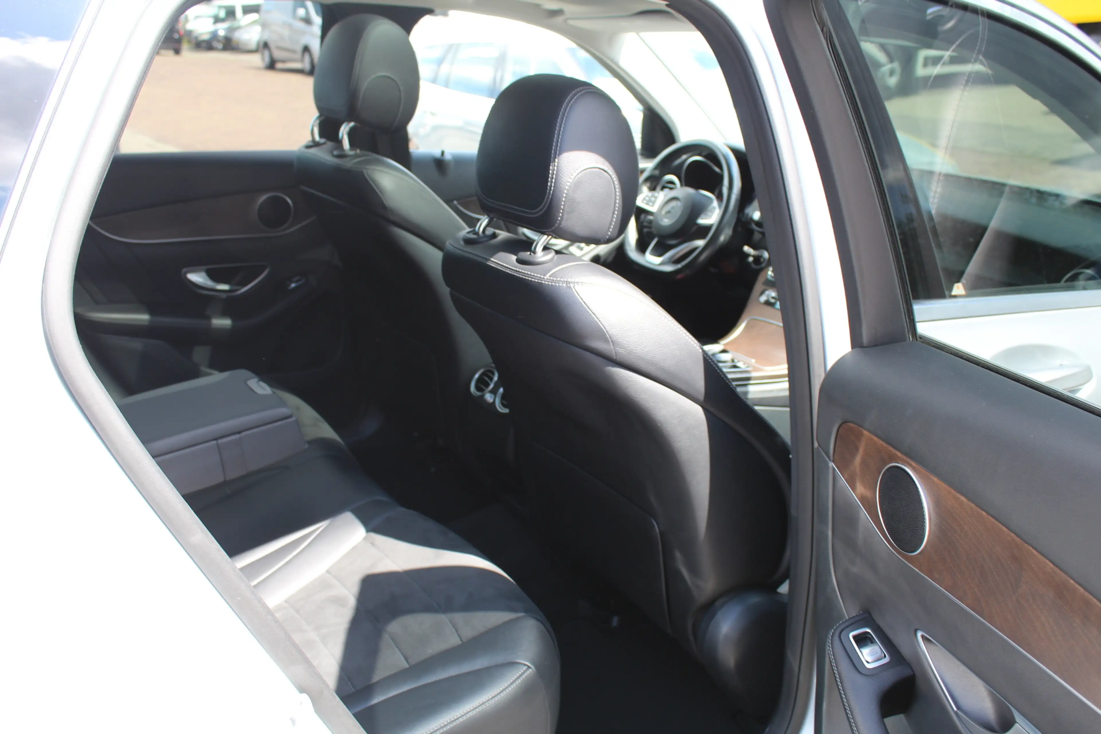 Mercedes-Benz GLC 250 4MATIC Edition 1 AMG-Styling Panorama Leder — photo 10
