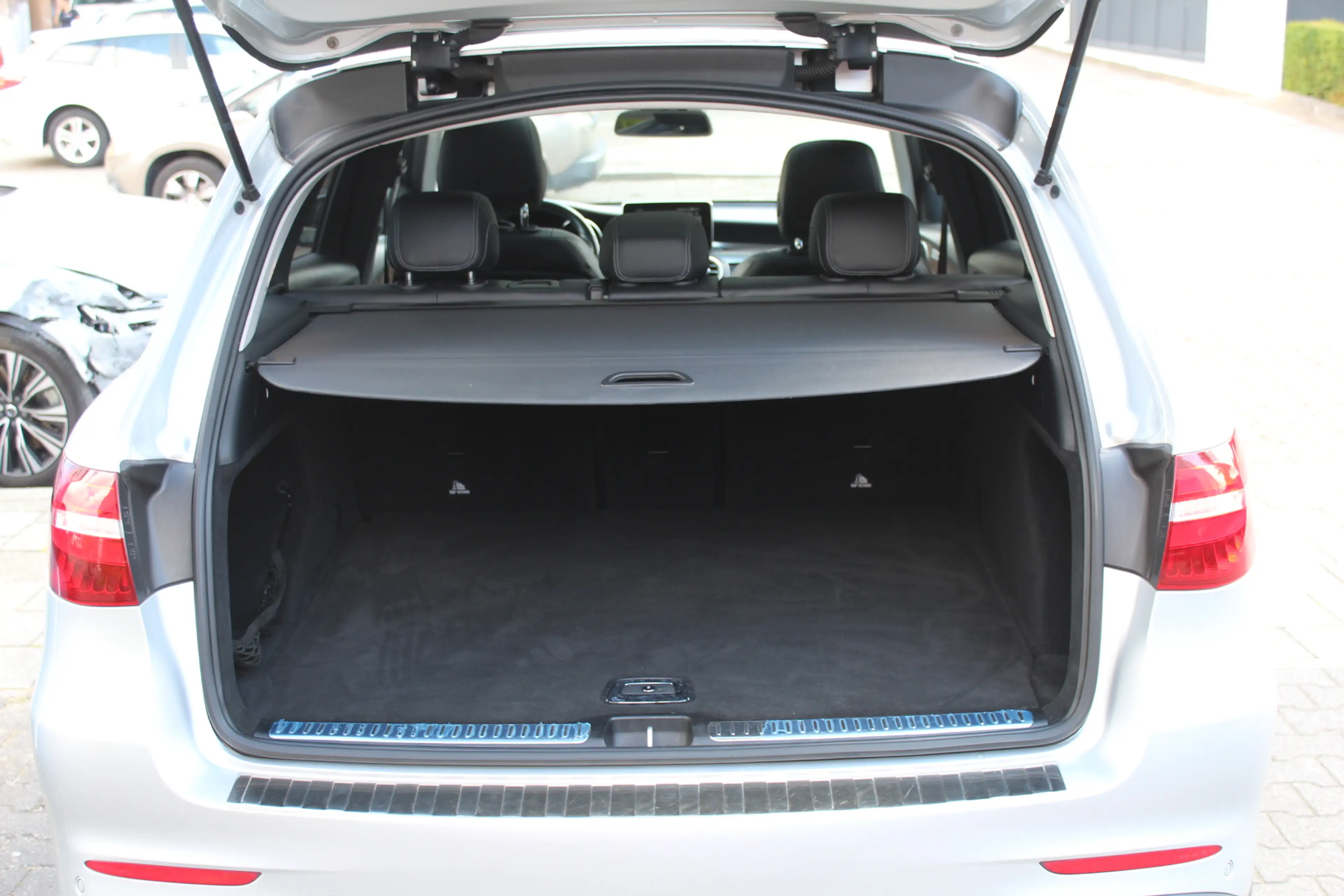 Mercedes-Benz GLC 250 4MATIC Edition 1 AMG-Styling Panorama Leder — photo 11
