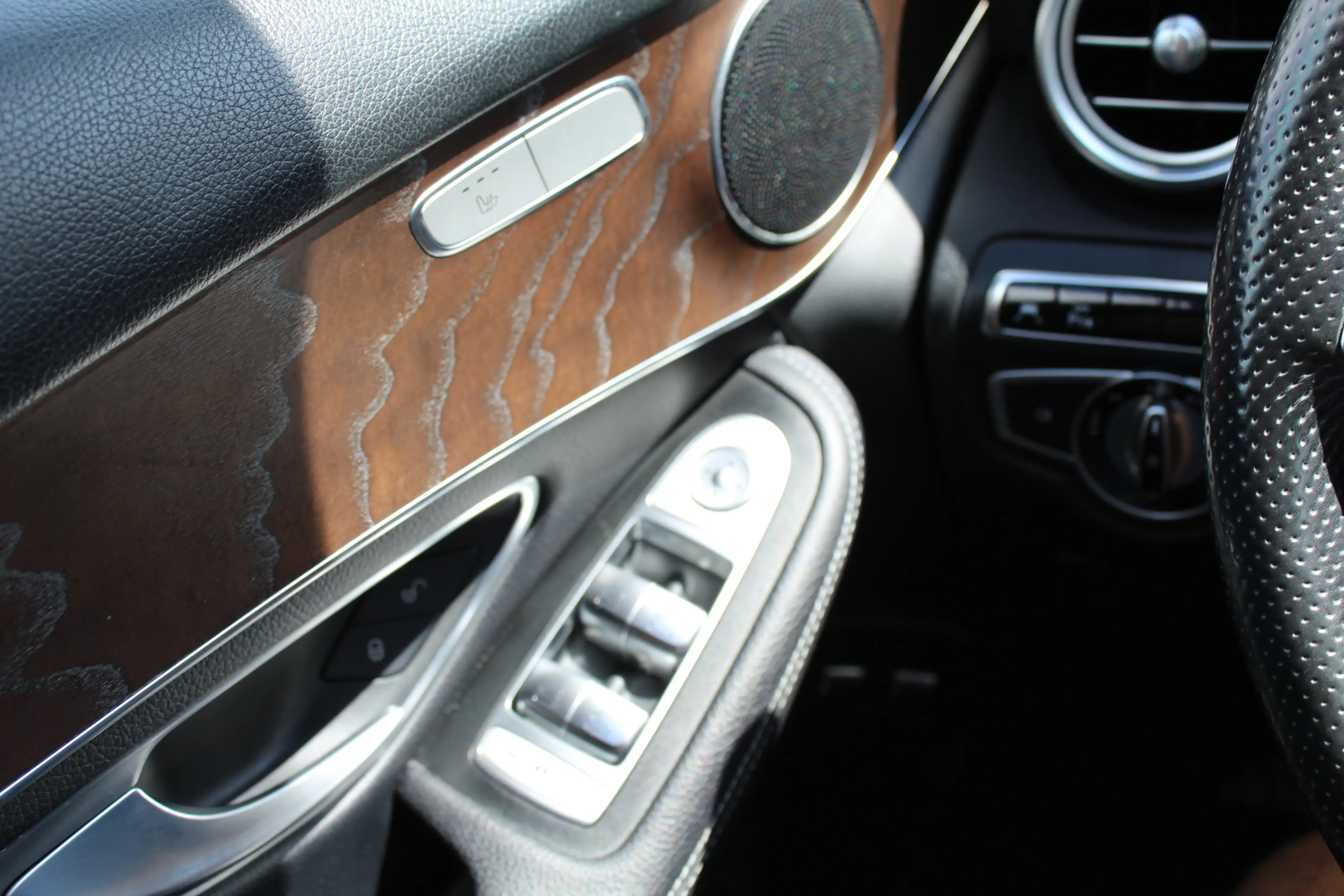 Mercedes-Benz GLC 250 4MATIC Edition 1 AMG-Styling Panorama Leder — photo 17