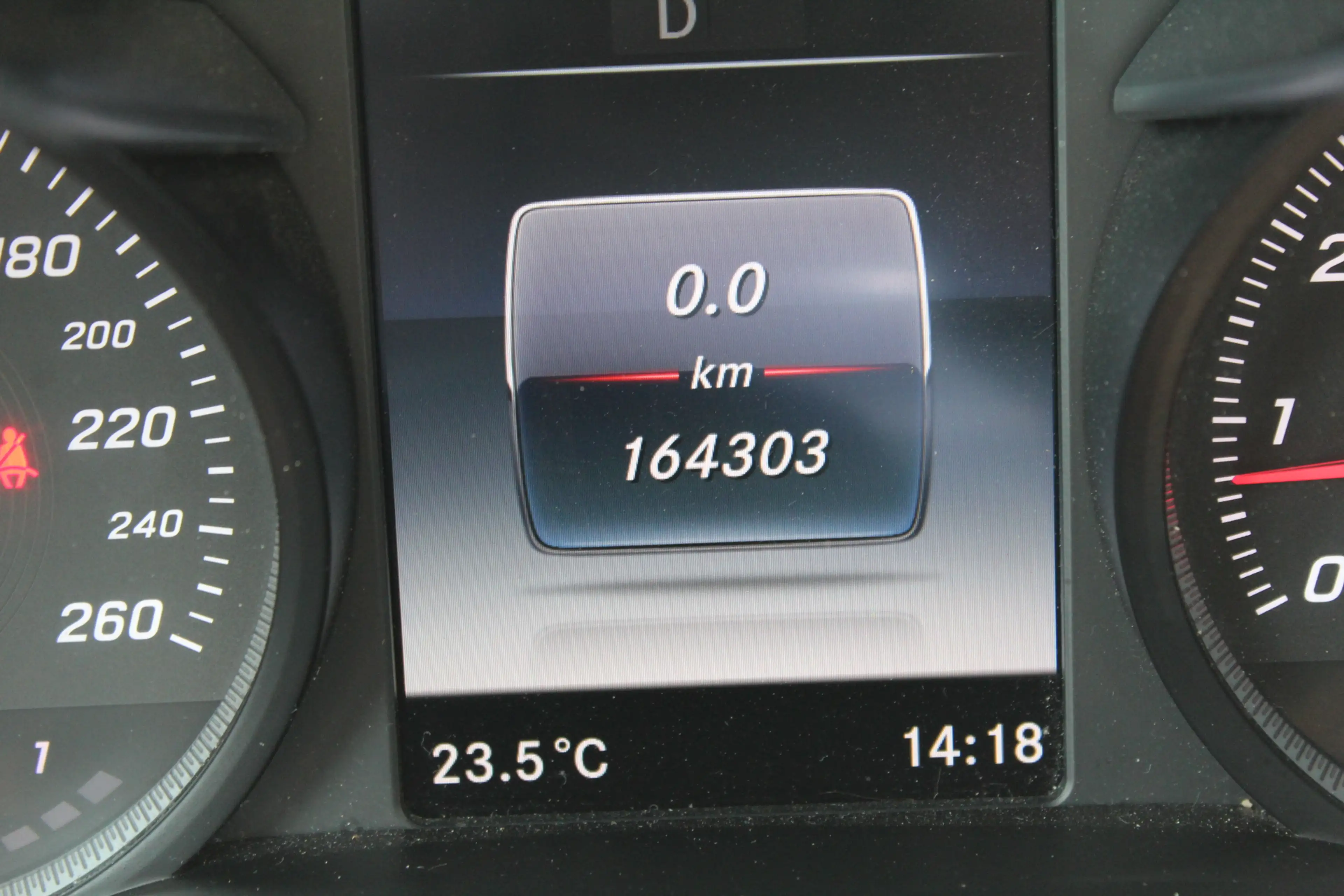 Mercedes-Benz GLC 250 4MATIC Edition 1 AMG-Styling Panorama Leder — photo 19