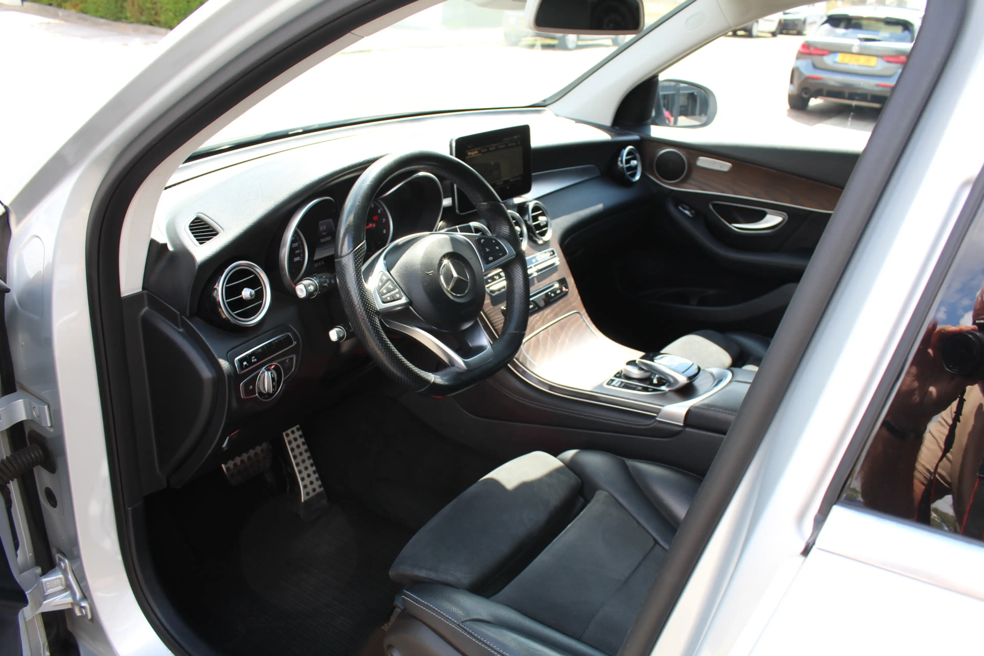 Mercedes-Benz GLC 250 4MATIC Edition 1 AMG-Styling Panorama Leder — photo 14