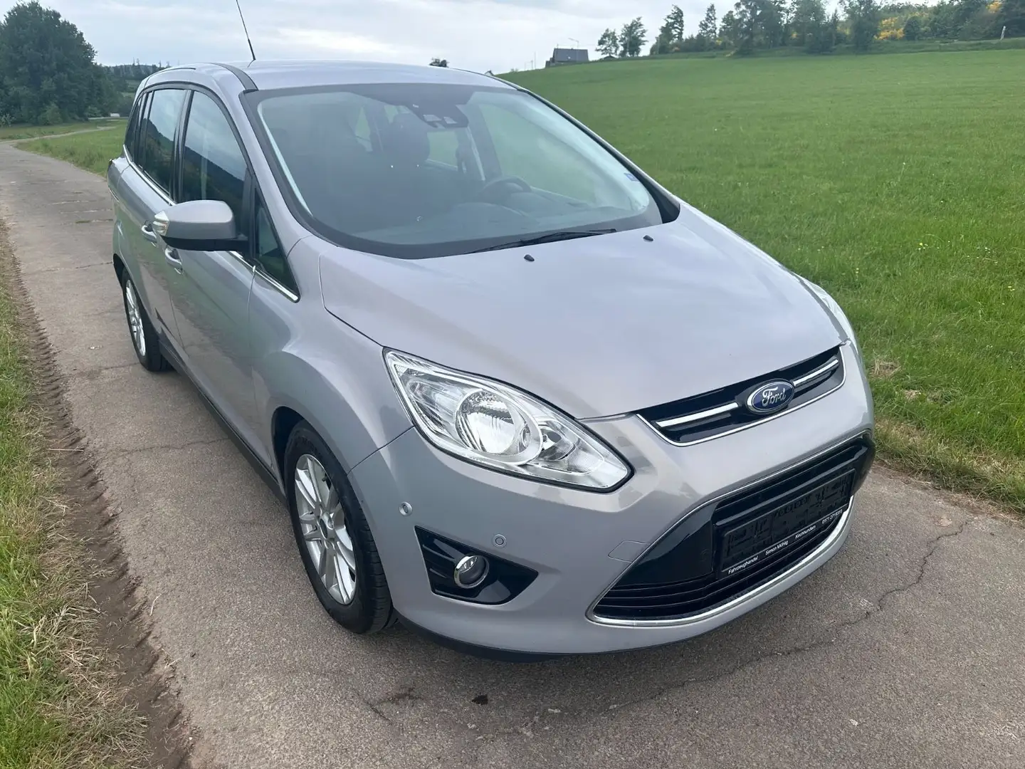 Ford Grand C-Max Grand C-MAX Titanium Stříbrná - 1