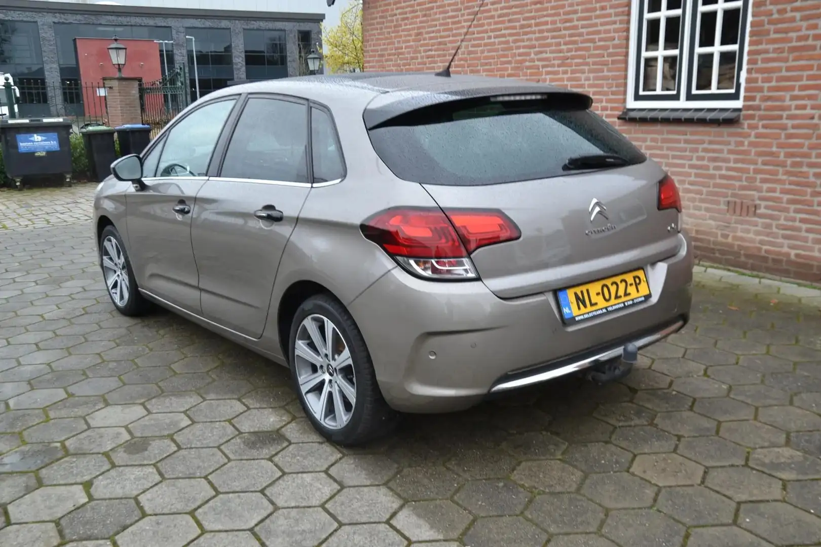 Citroen C4 1.2 PureTech Shine Grau - 2